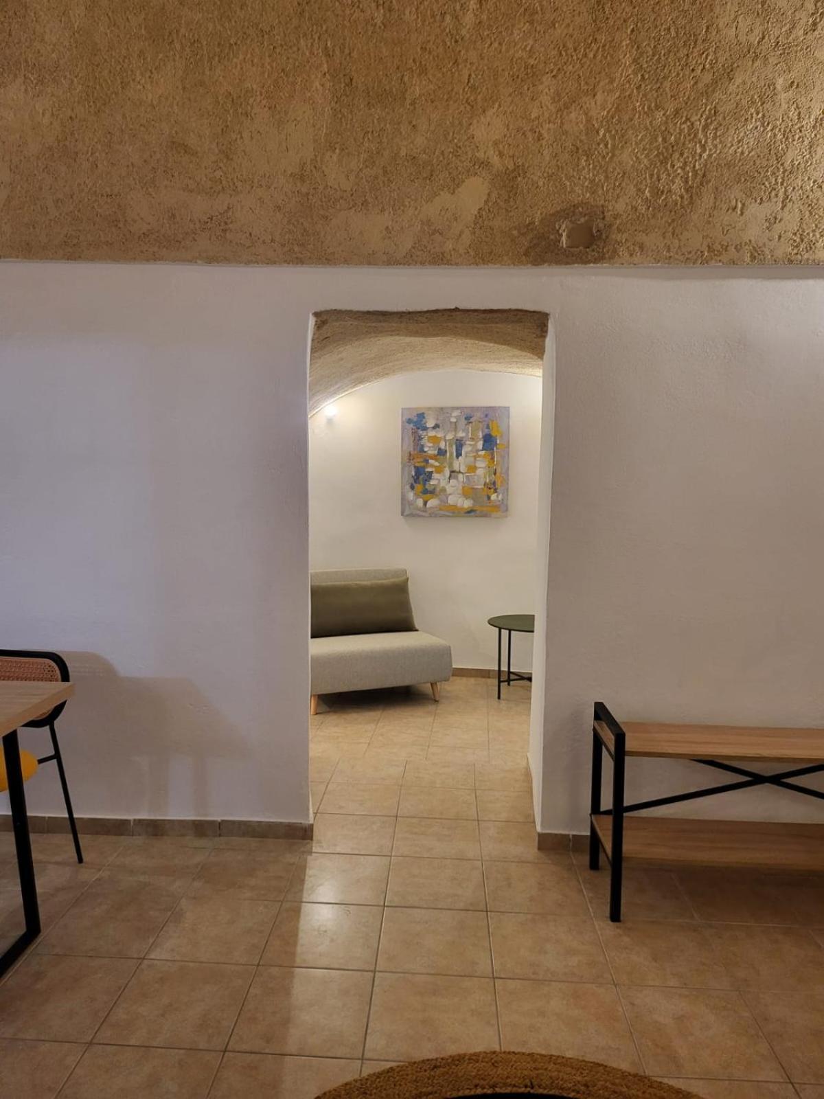 Luxury Cave Villa Messaria (Santorini)