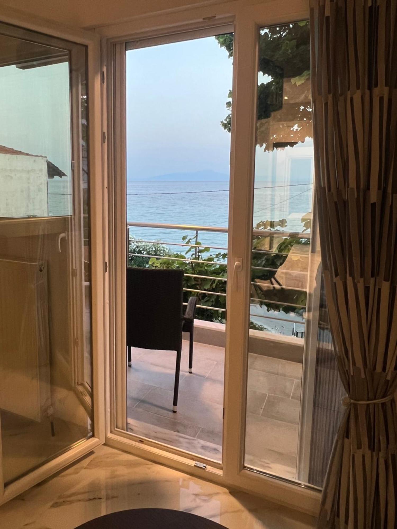 Seafront Lux Vergia