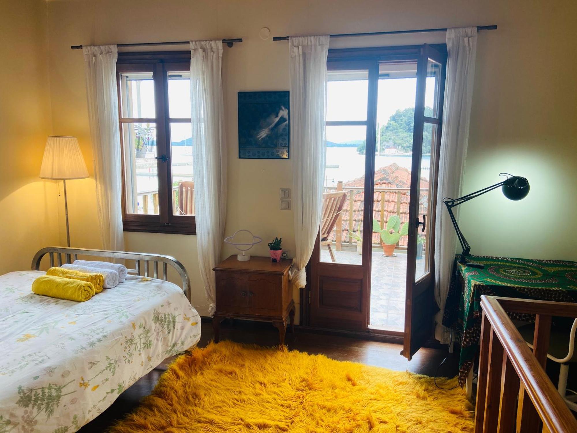 Wake-up-by-the-sea! Nydri (Lefkada)