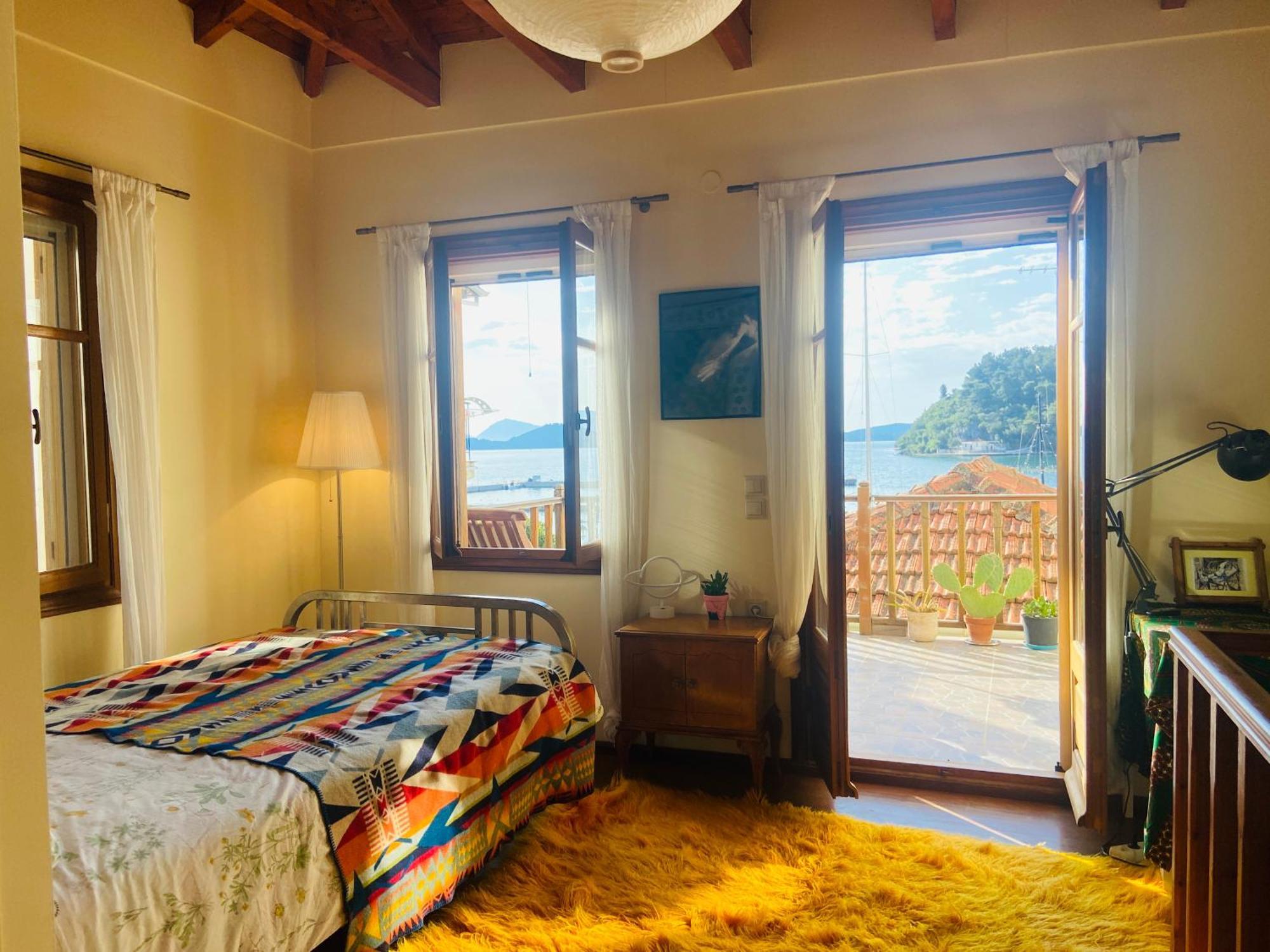 Wake-up-by-the-sea! Nydri (Lefkada)
