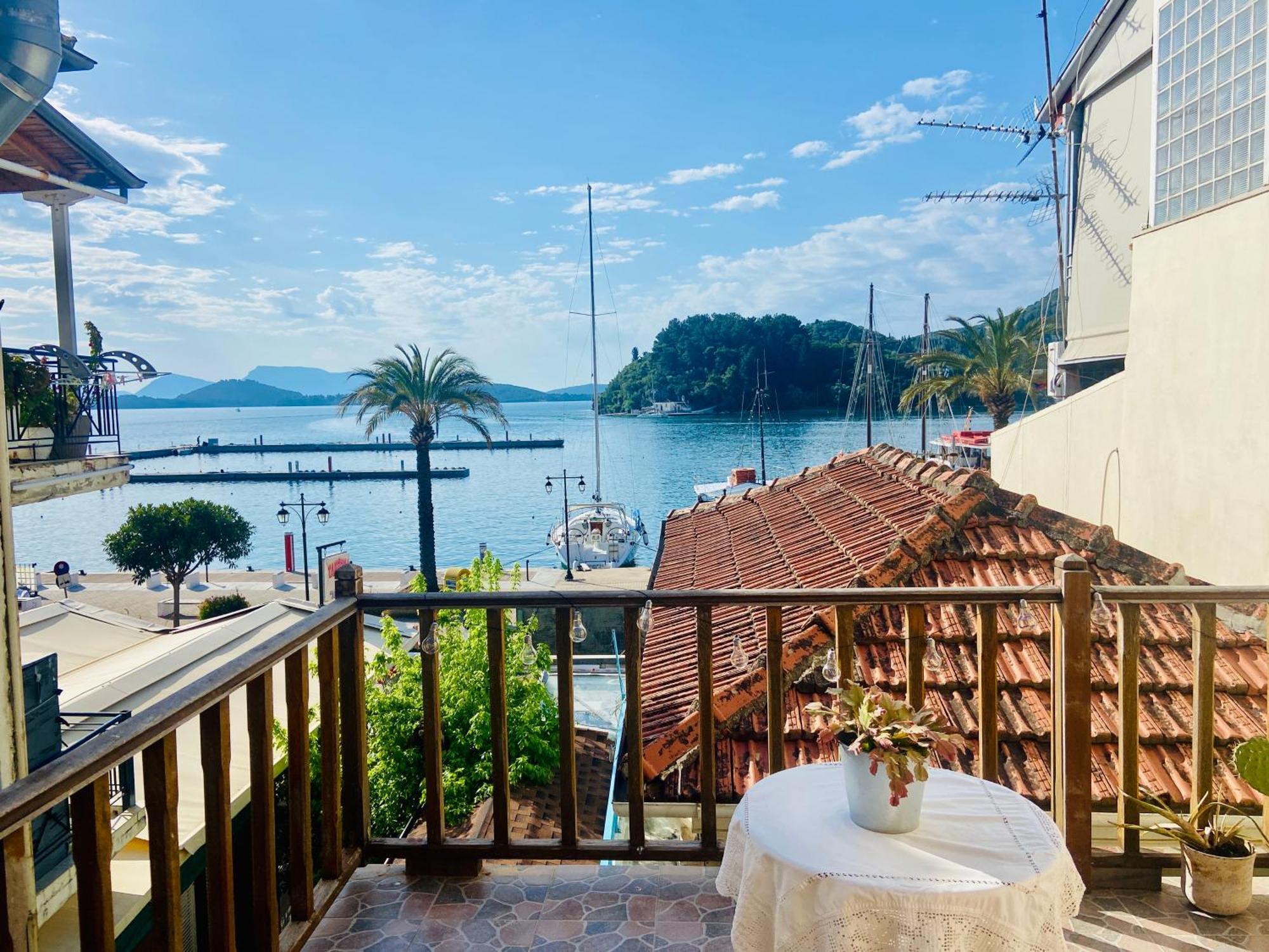 Holiday home Wake-up-by-the-sea! Nydri (Lefkada)