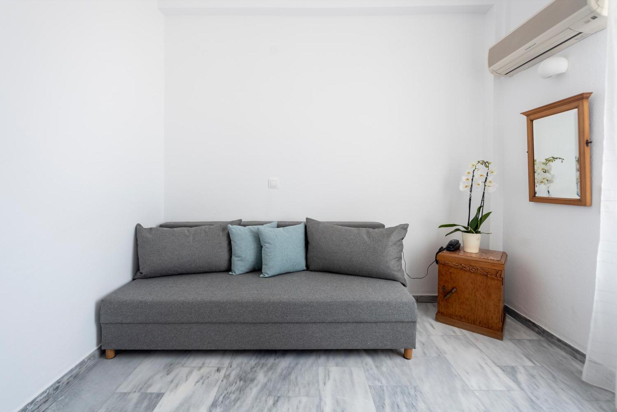 Swiss 3* Naousa (Paros)