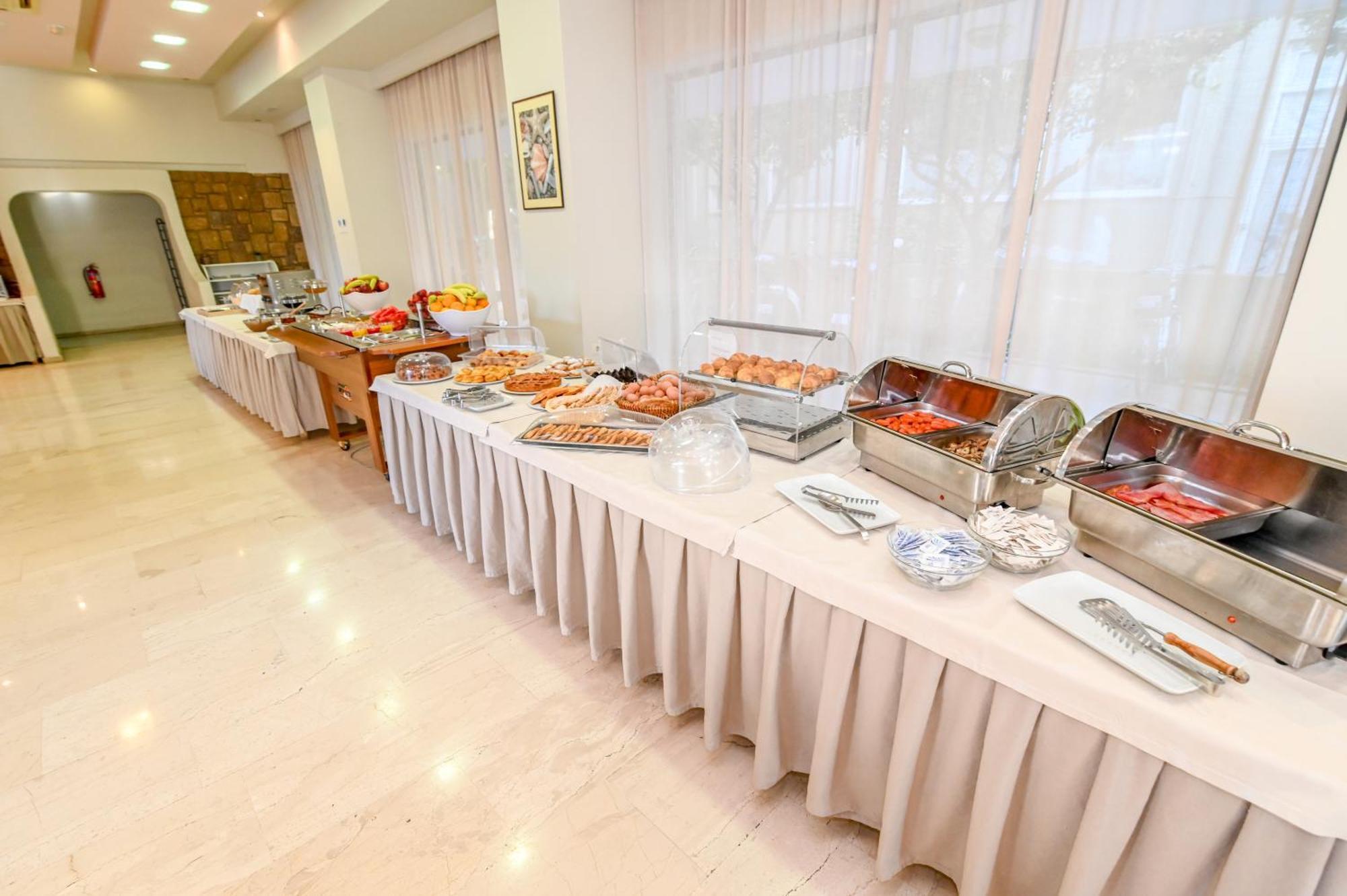 Aparthotel Saint Constantine 3*