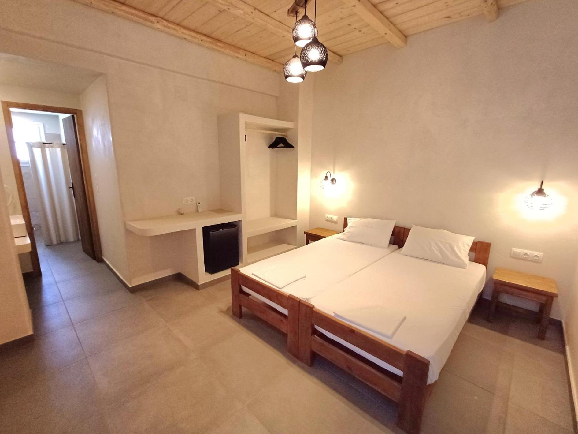 Maria Aparthotel *