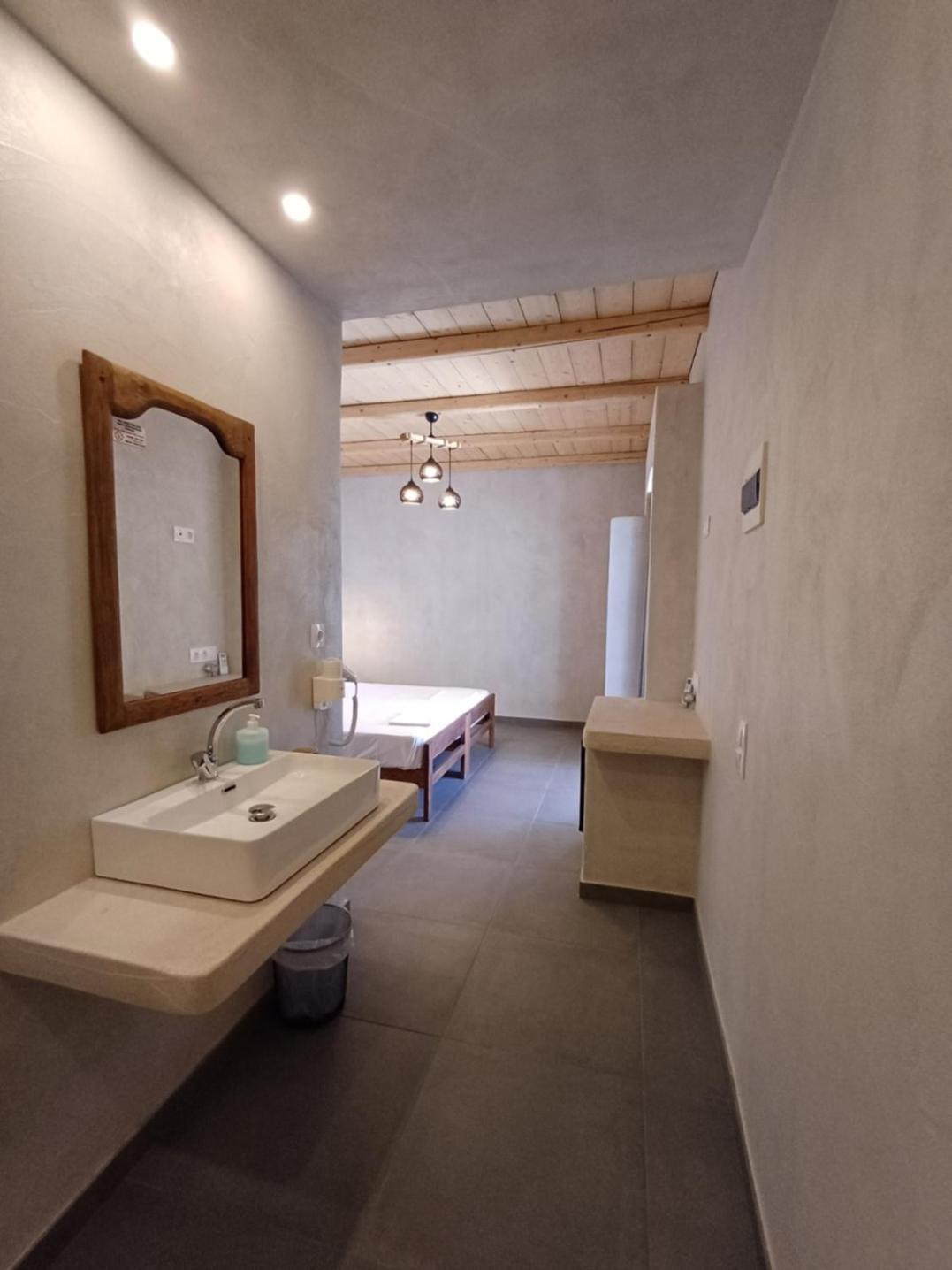 Maria Aparthotel *