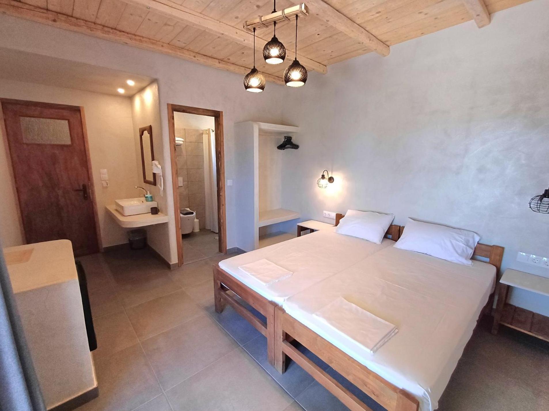Maria Aparthotel *
