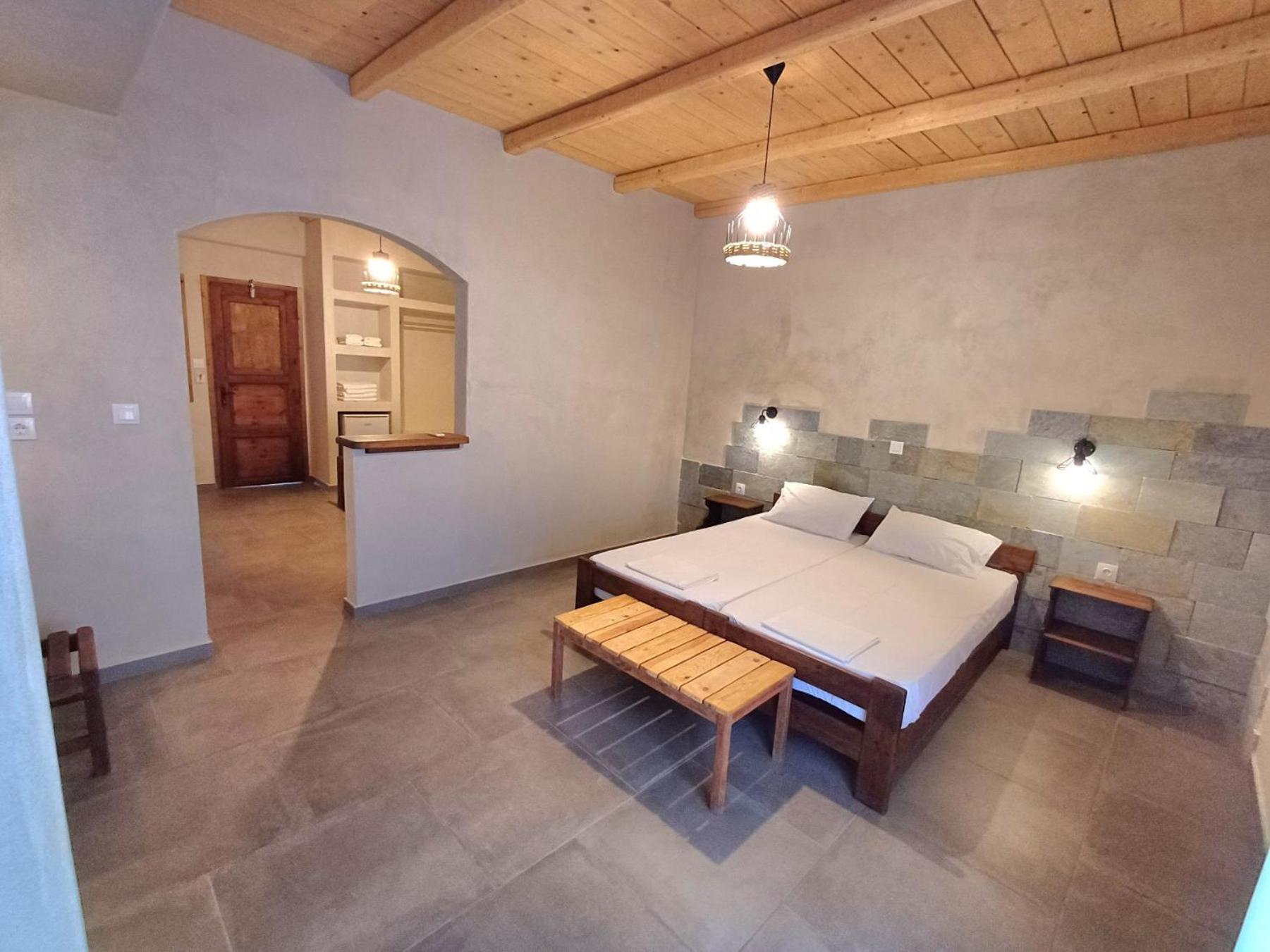 Maria Aparthotel *