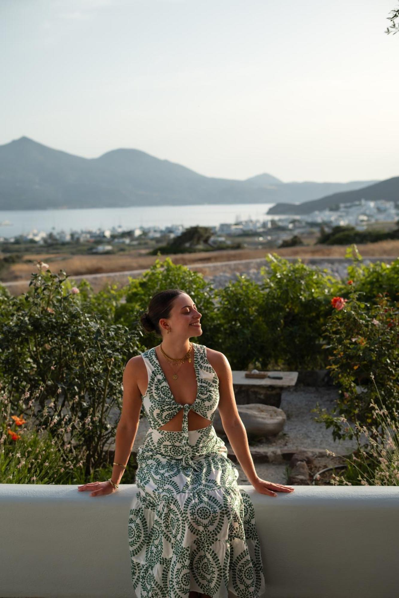 Iliana Olive Branch Apartment Adamantas (Milos)