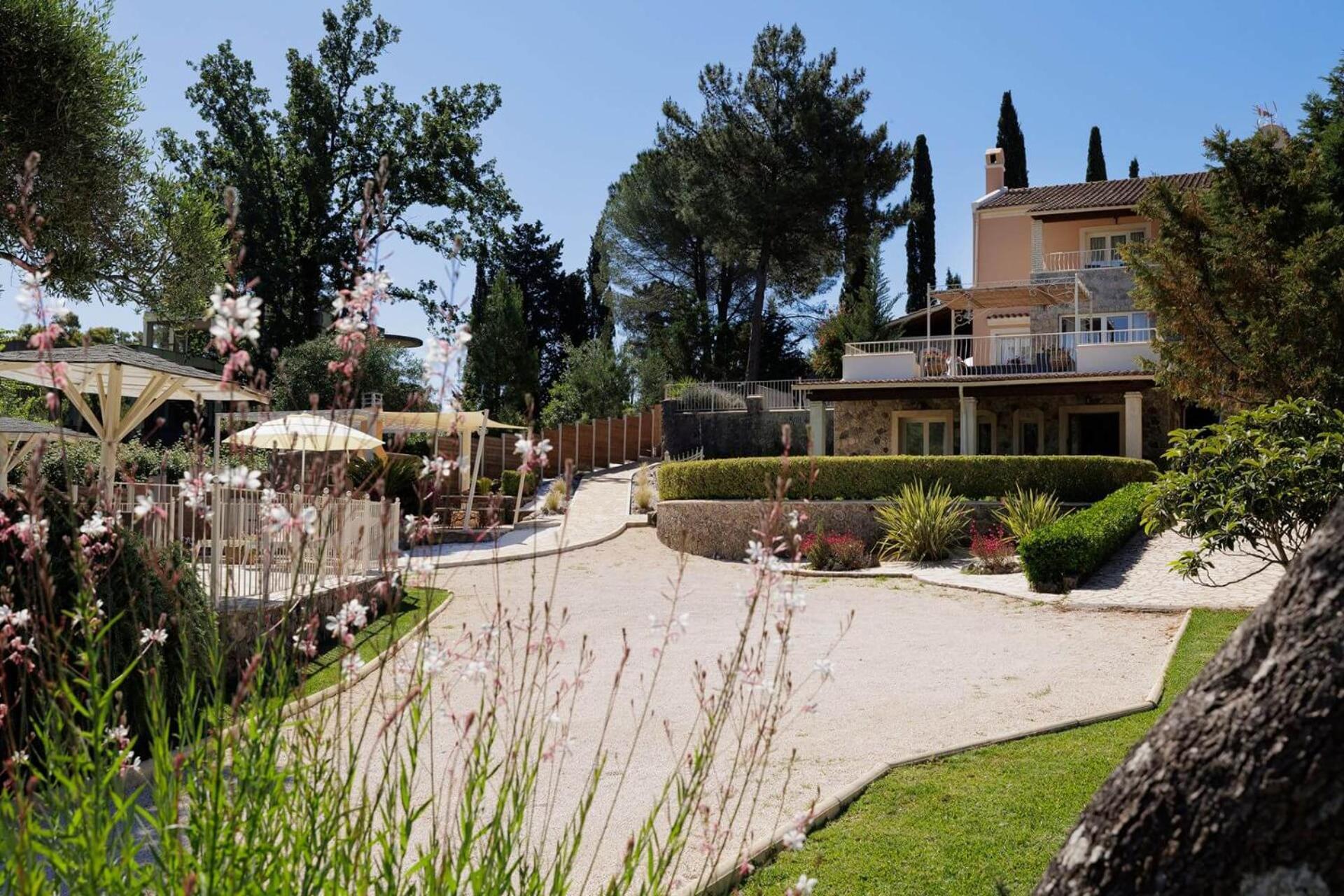 St. Nicholas House & Guest Apart. * Dassia (Corfu)