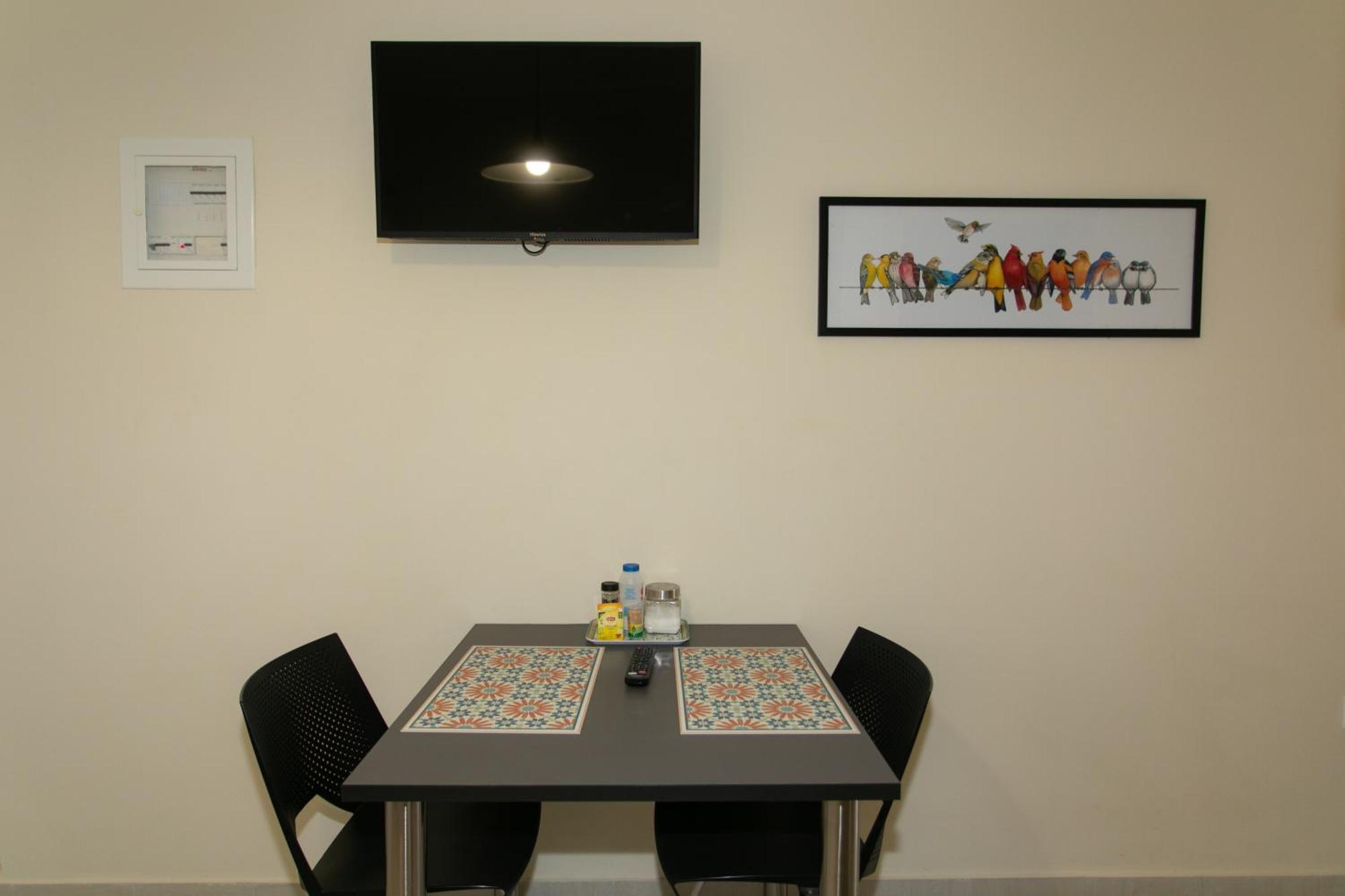 Canary Apartment *