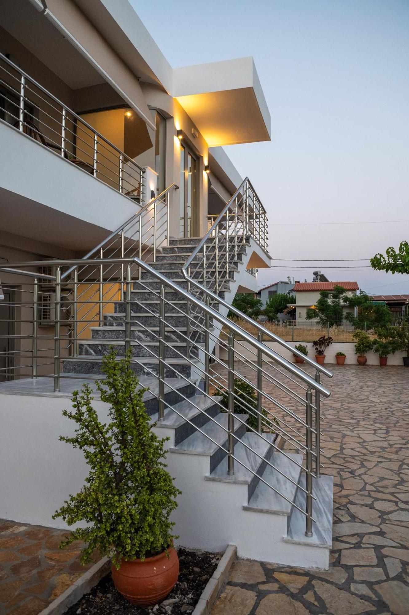 Raptis Hotel