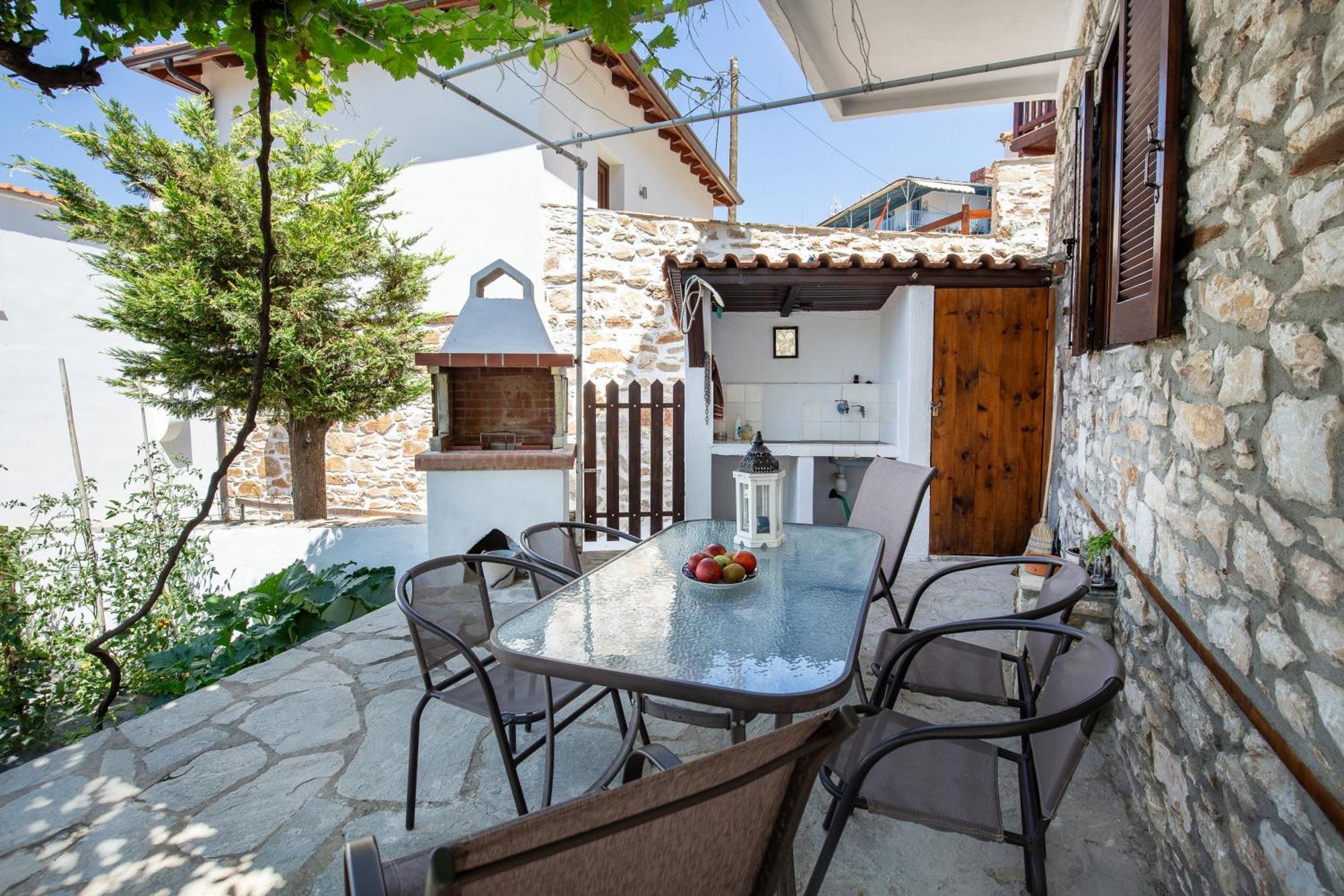 Cozy Traditional House In Thassos, Kallirachi