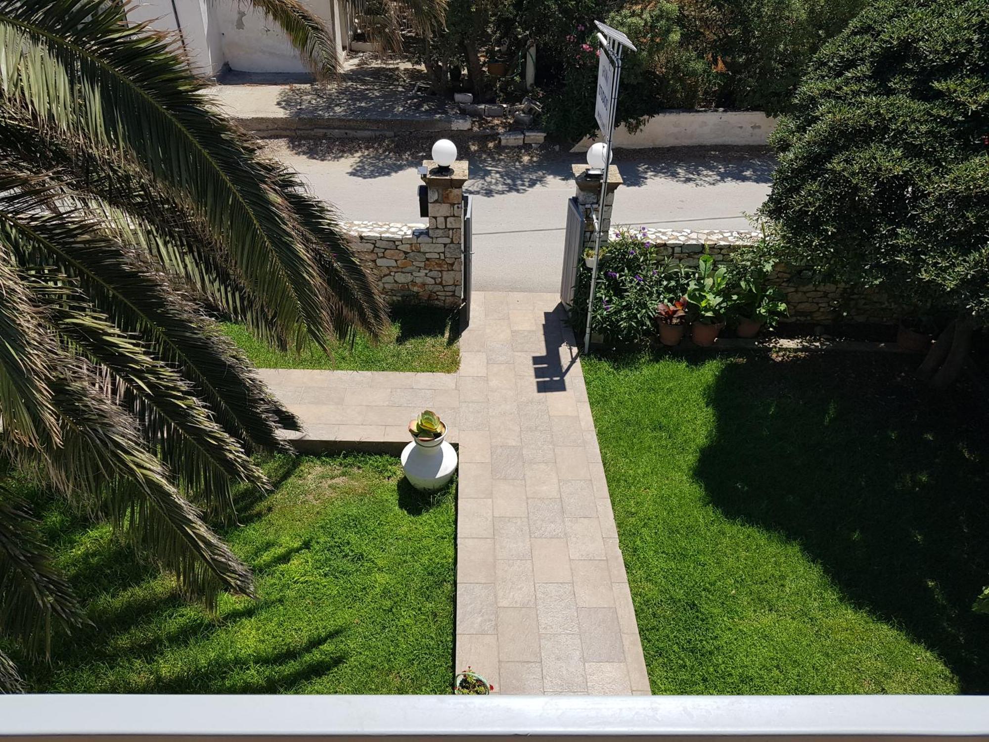 Irini Aparthotel