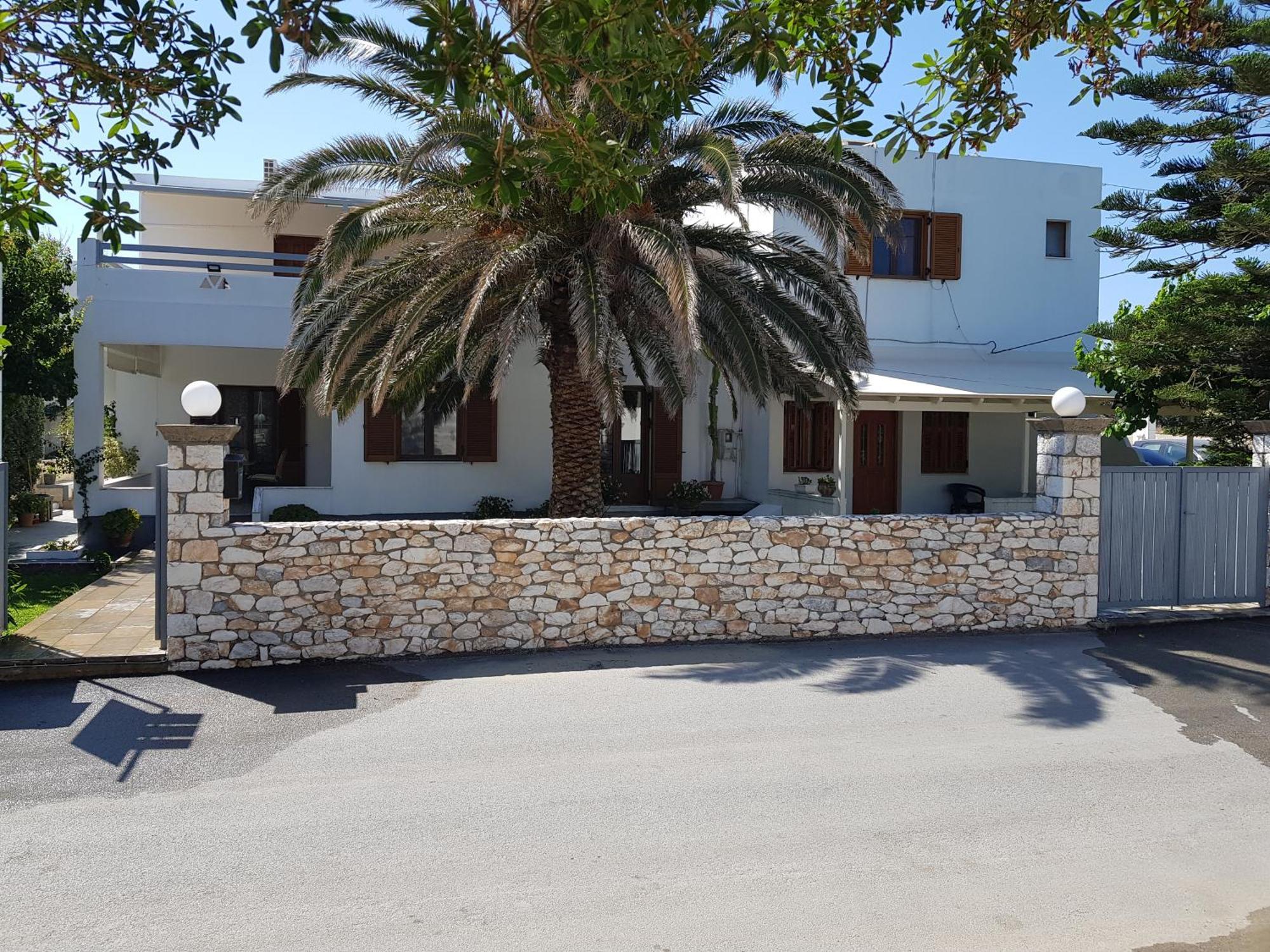 Aparthotel Irini