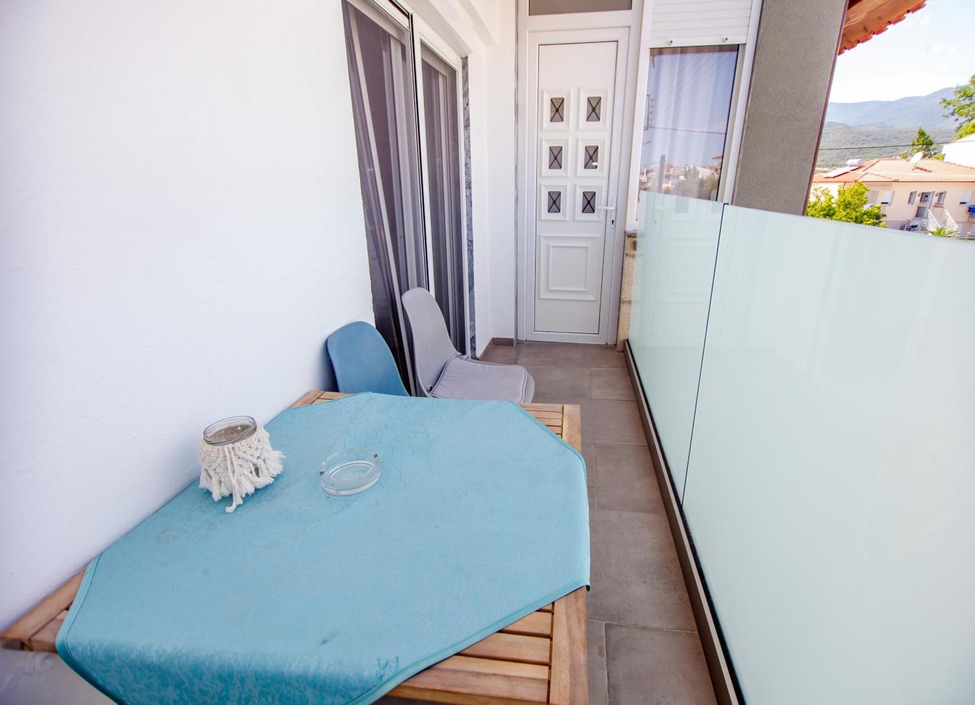 T H E Berlin And Apartment Nea Vrasna