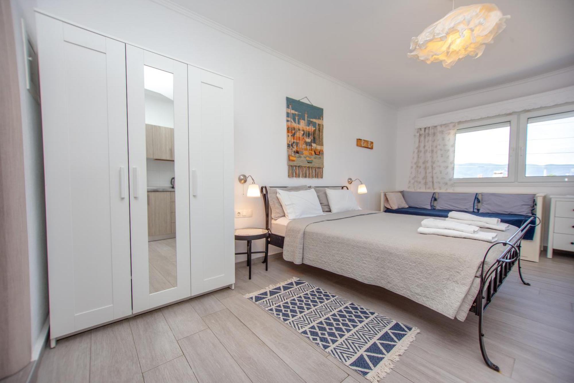 T H E Berlin And Apartment Nea Vrasna