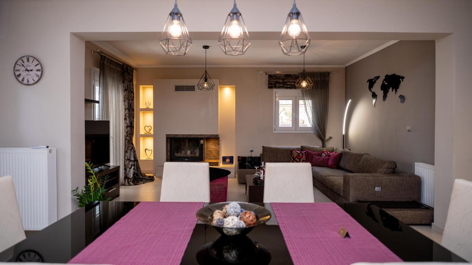 Mary's Modern And Elegant * Kalambaka