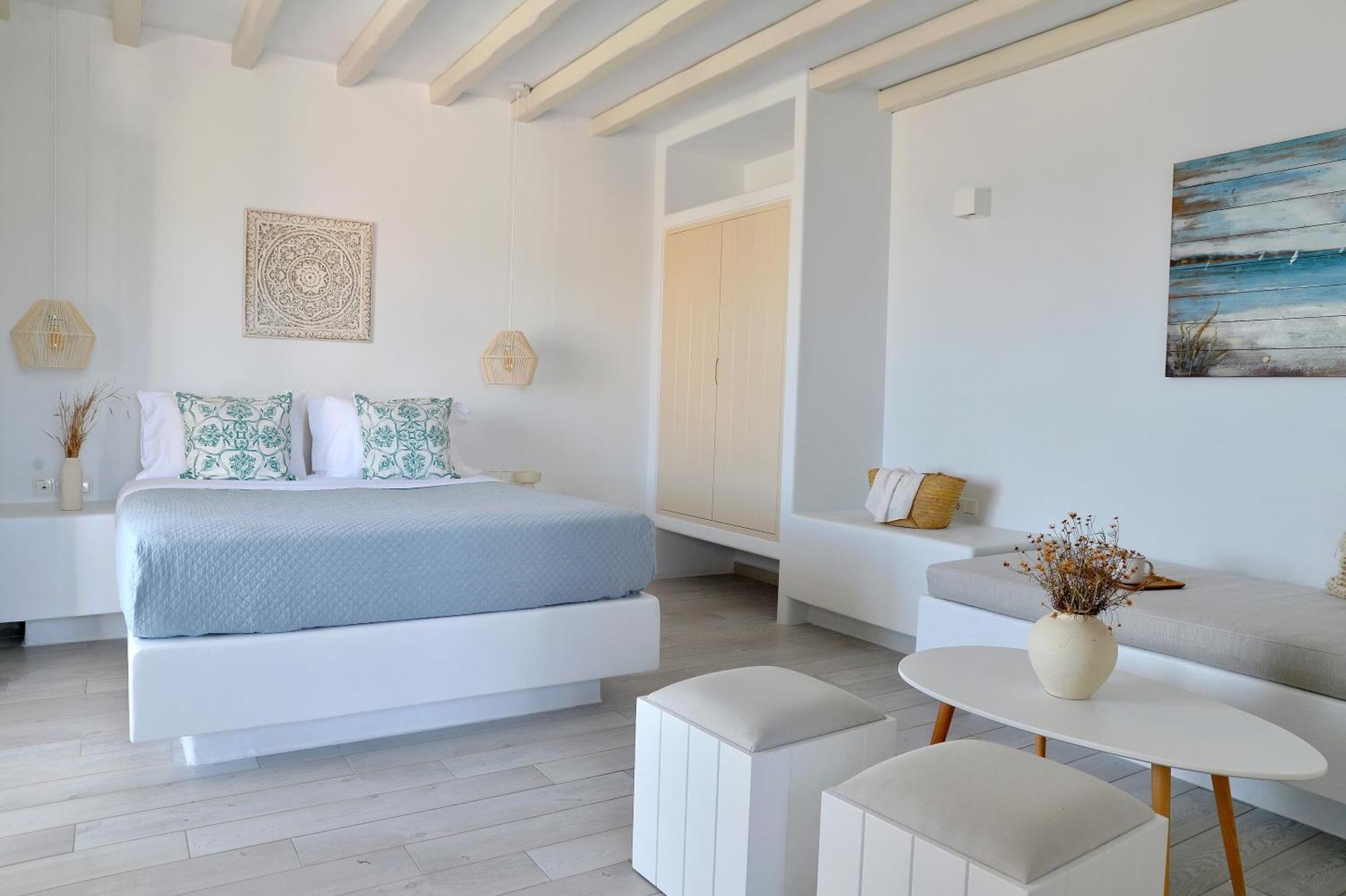 Hotel Mythology & Stelida (Naxos)