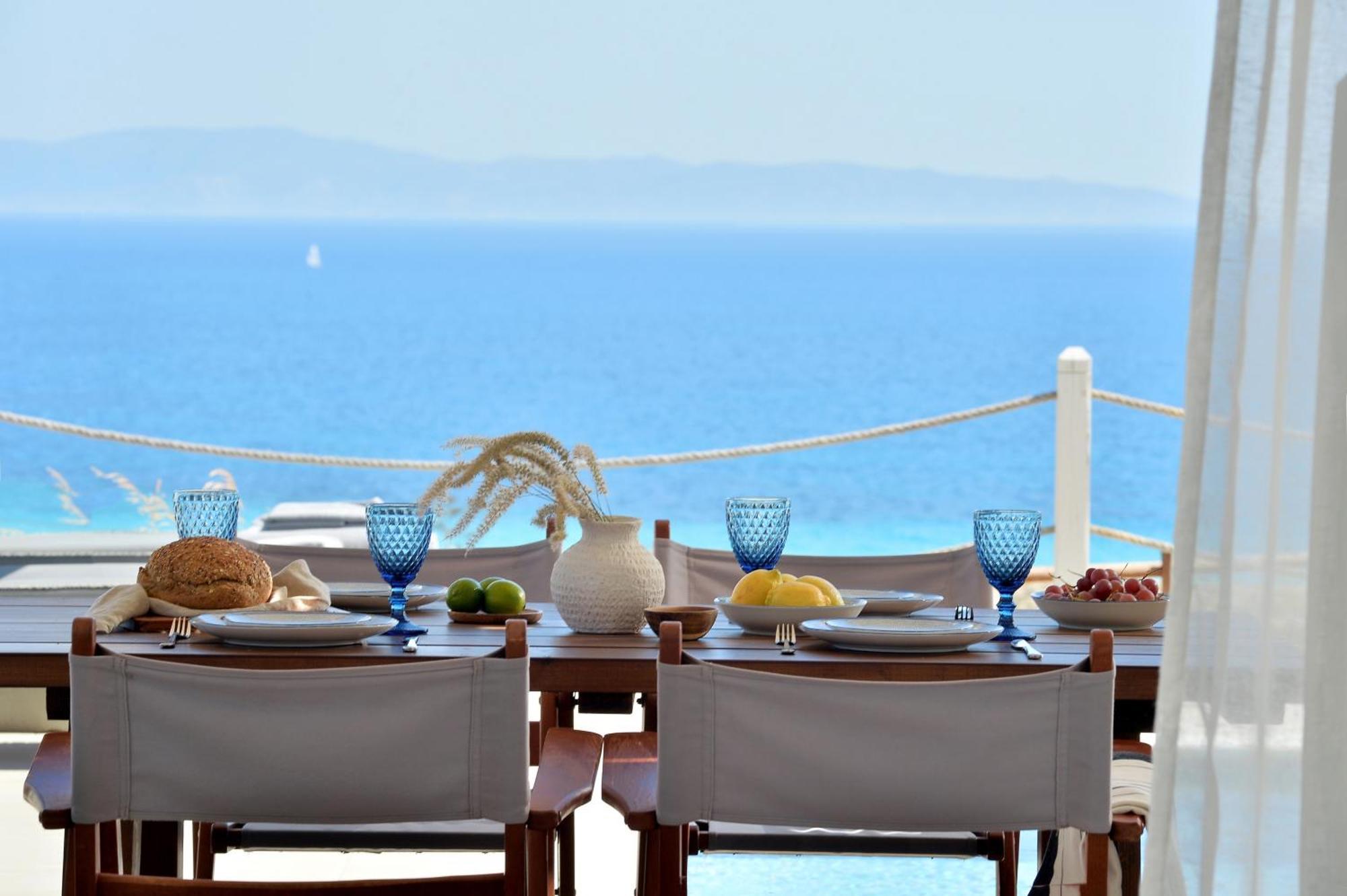 Mythology & Hotel Stelida (Naxos)