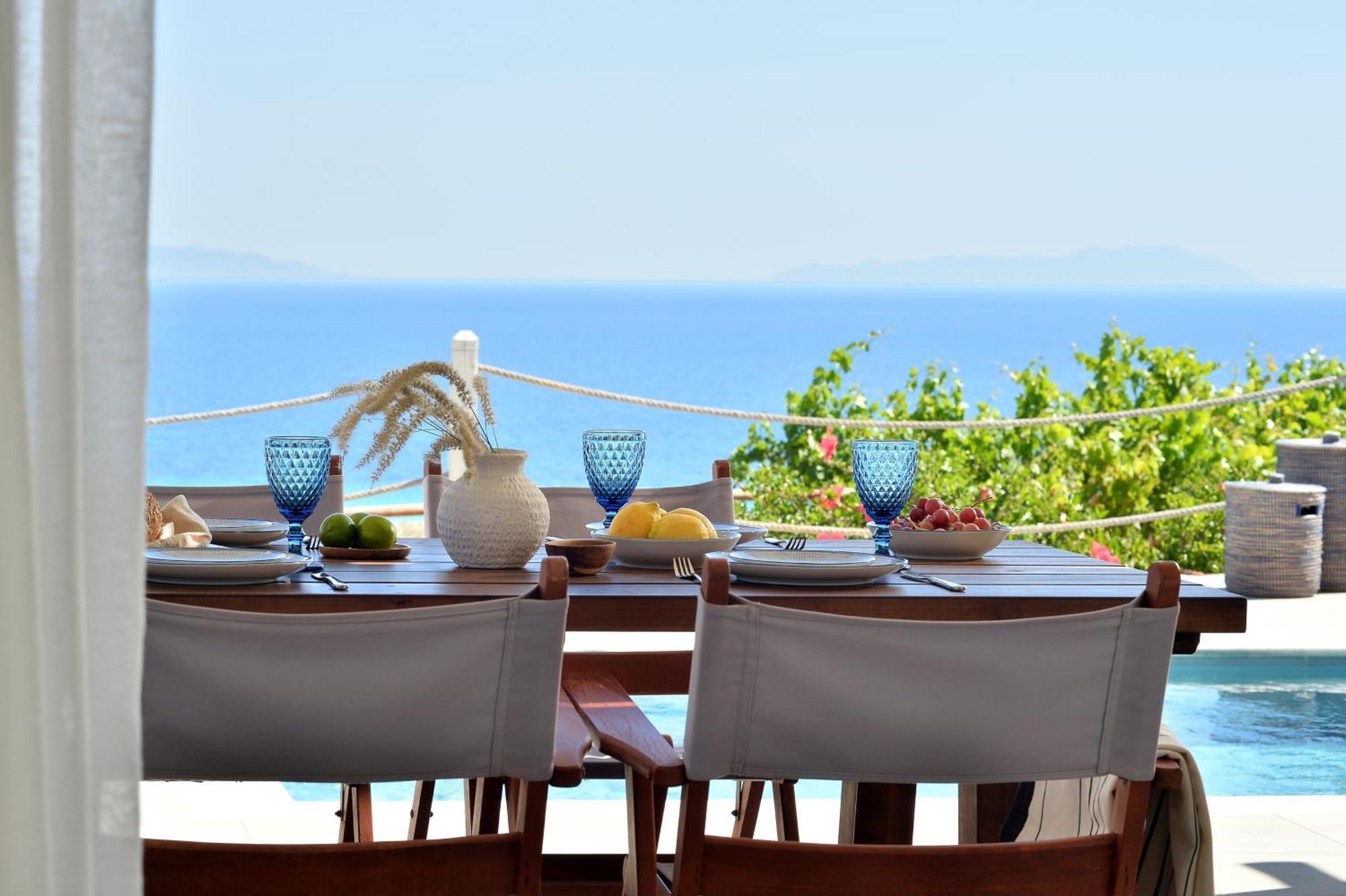 Mythology & Hotel Stelida (Naxos)