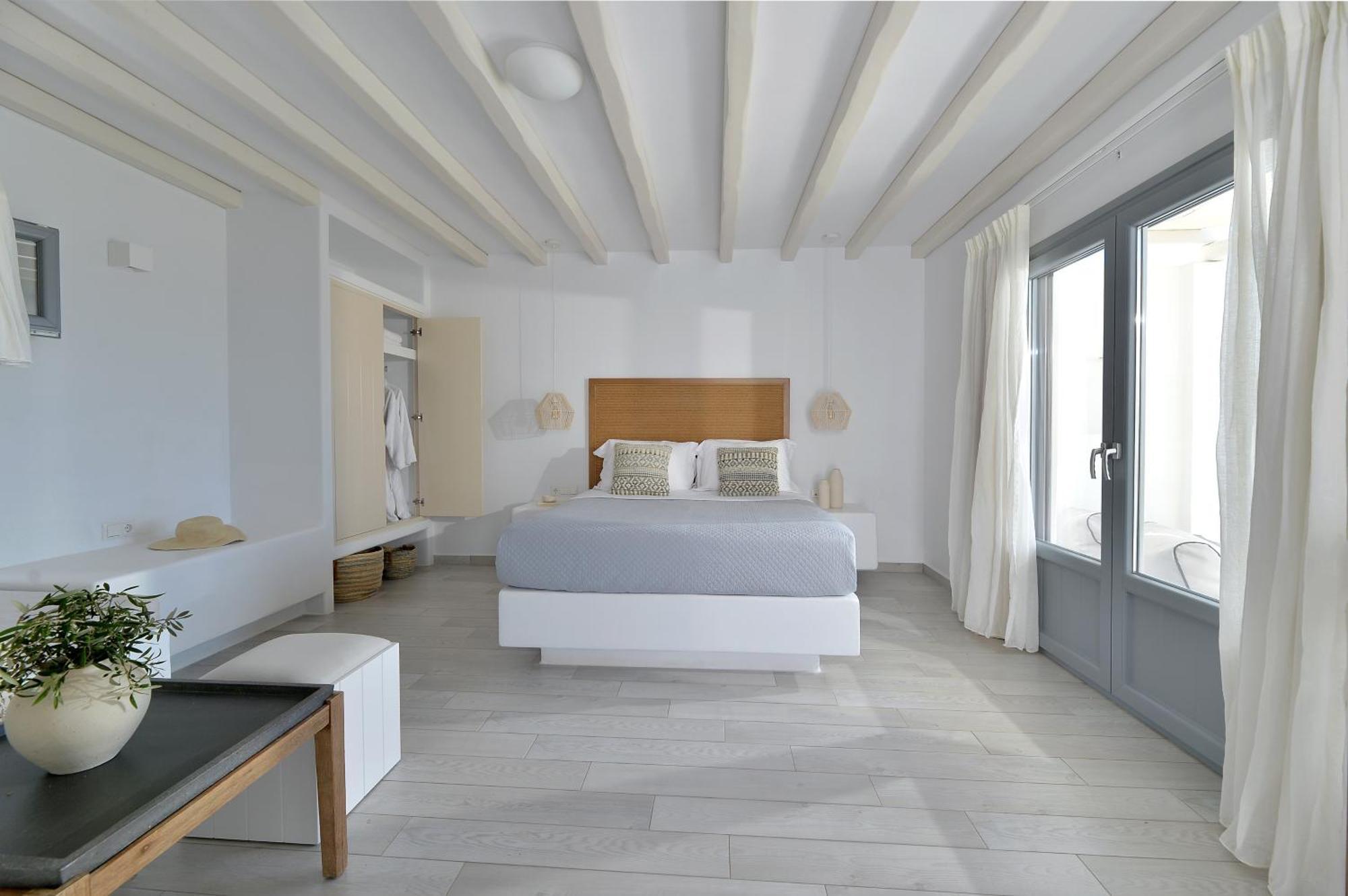 Mythology & Hotel 5*