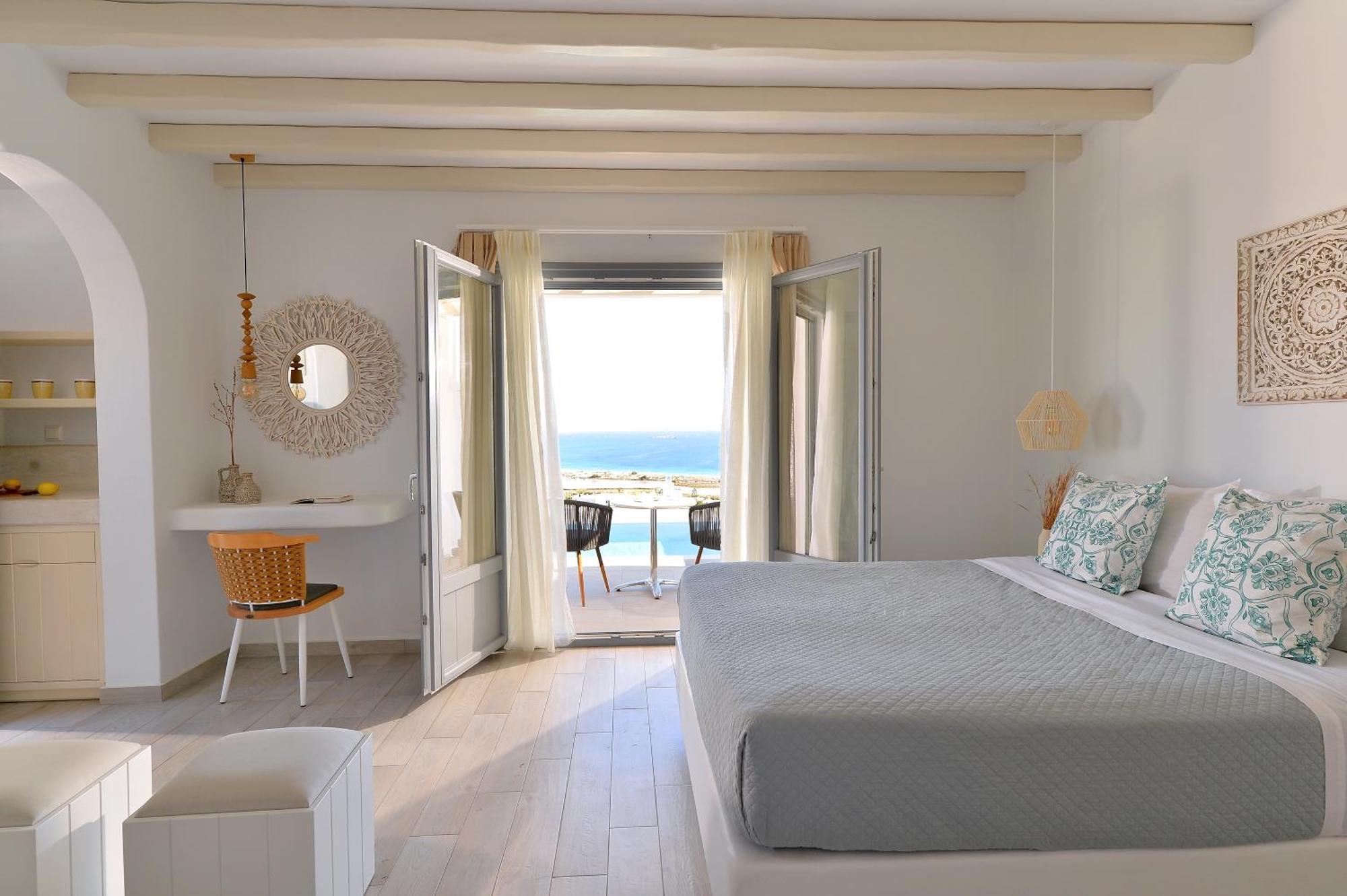 Hotel Mythology & Stelida (Naxos)