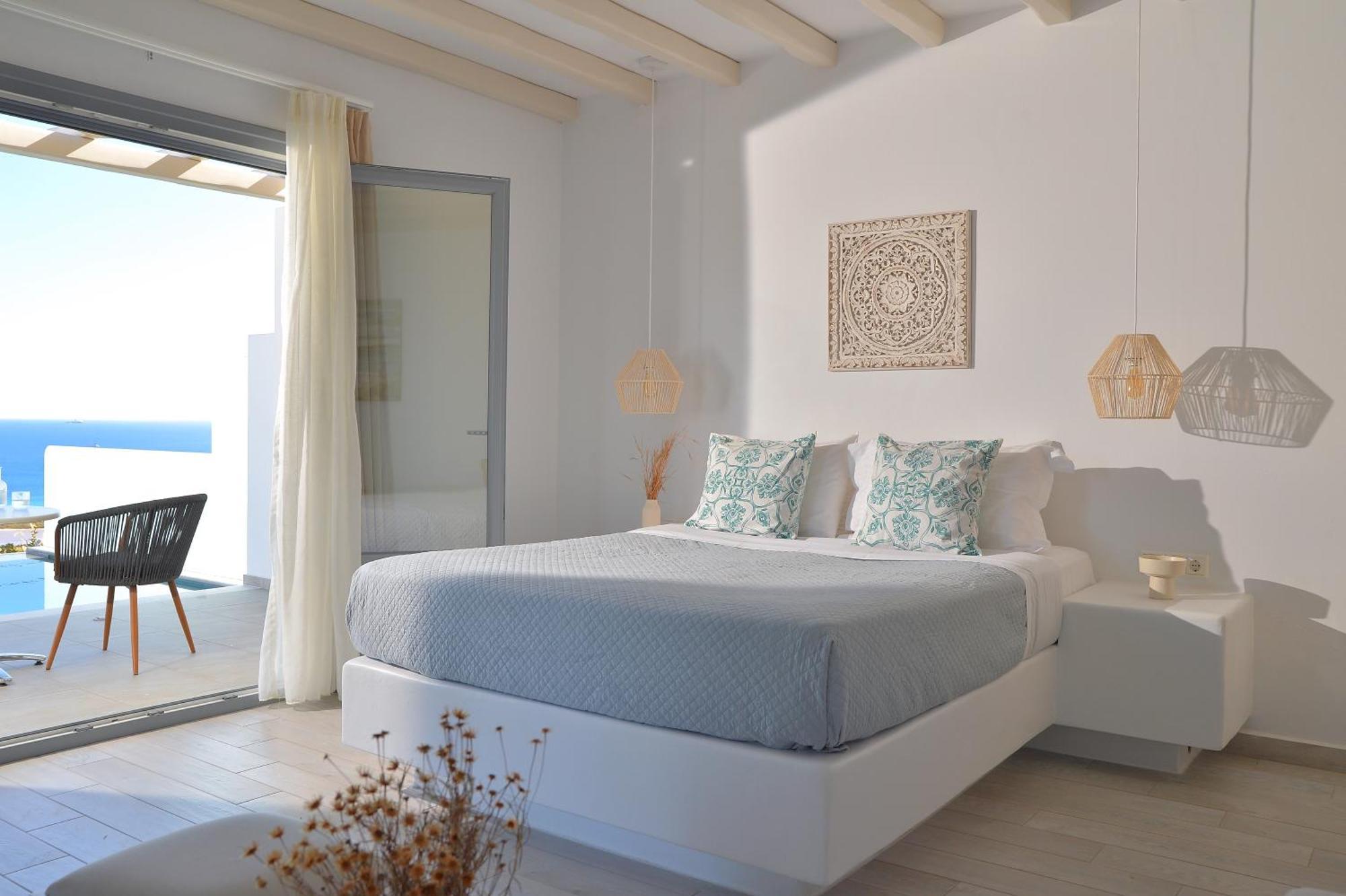 Hotel Mythology & Stelida (Naxos)