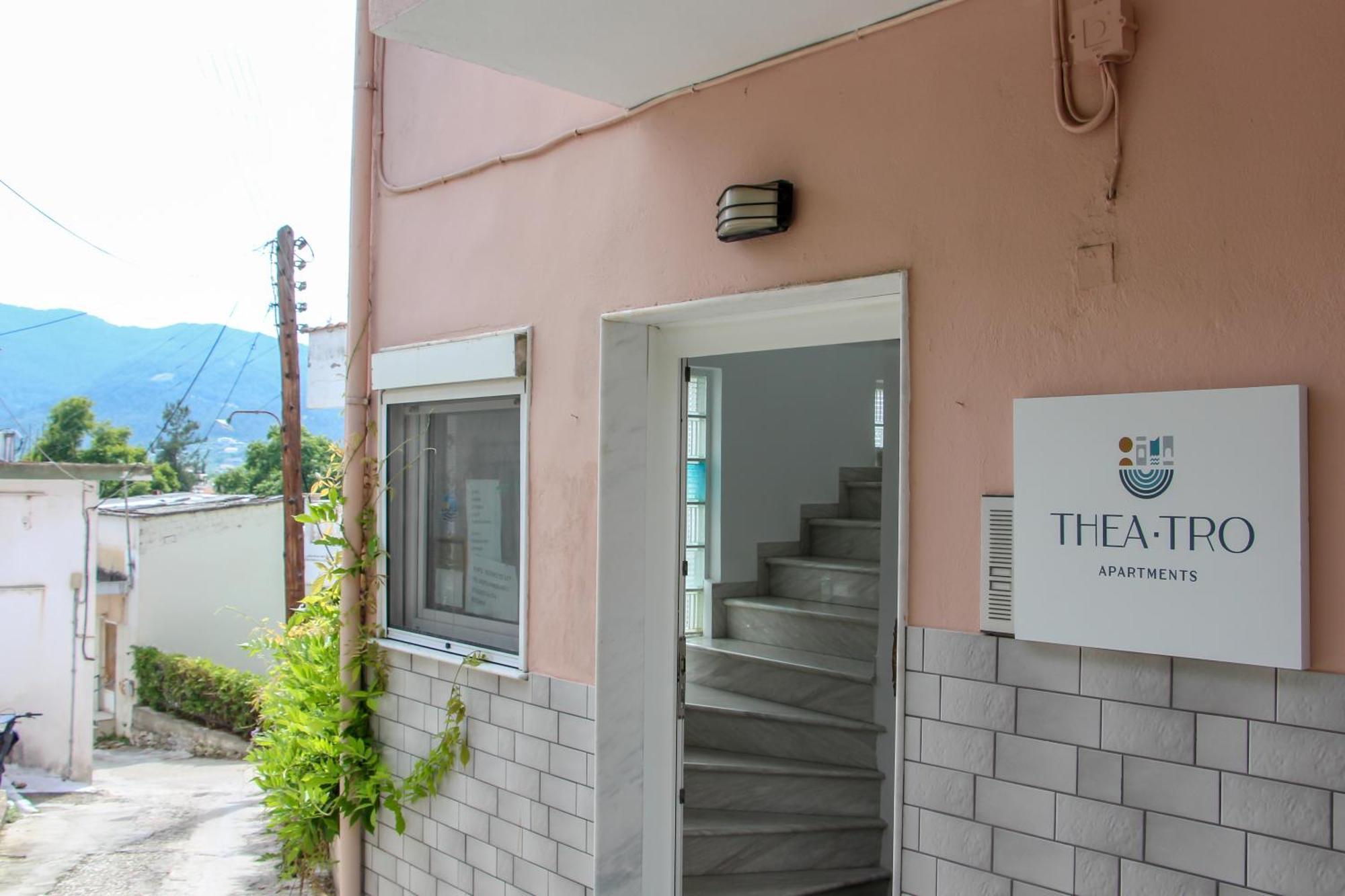 Thea-tro * Limenas (Thasos)