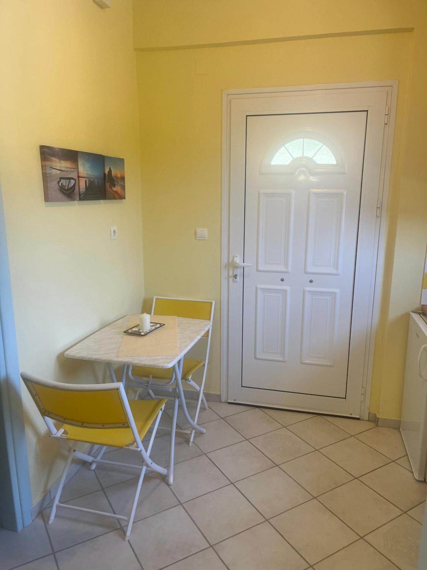 Casa Blu Apartment Nikiana