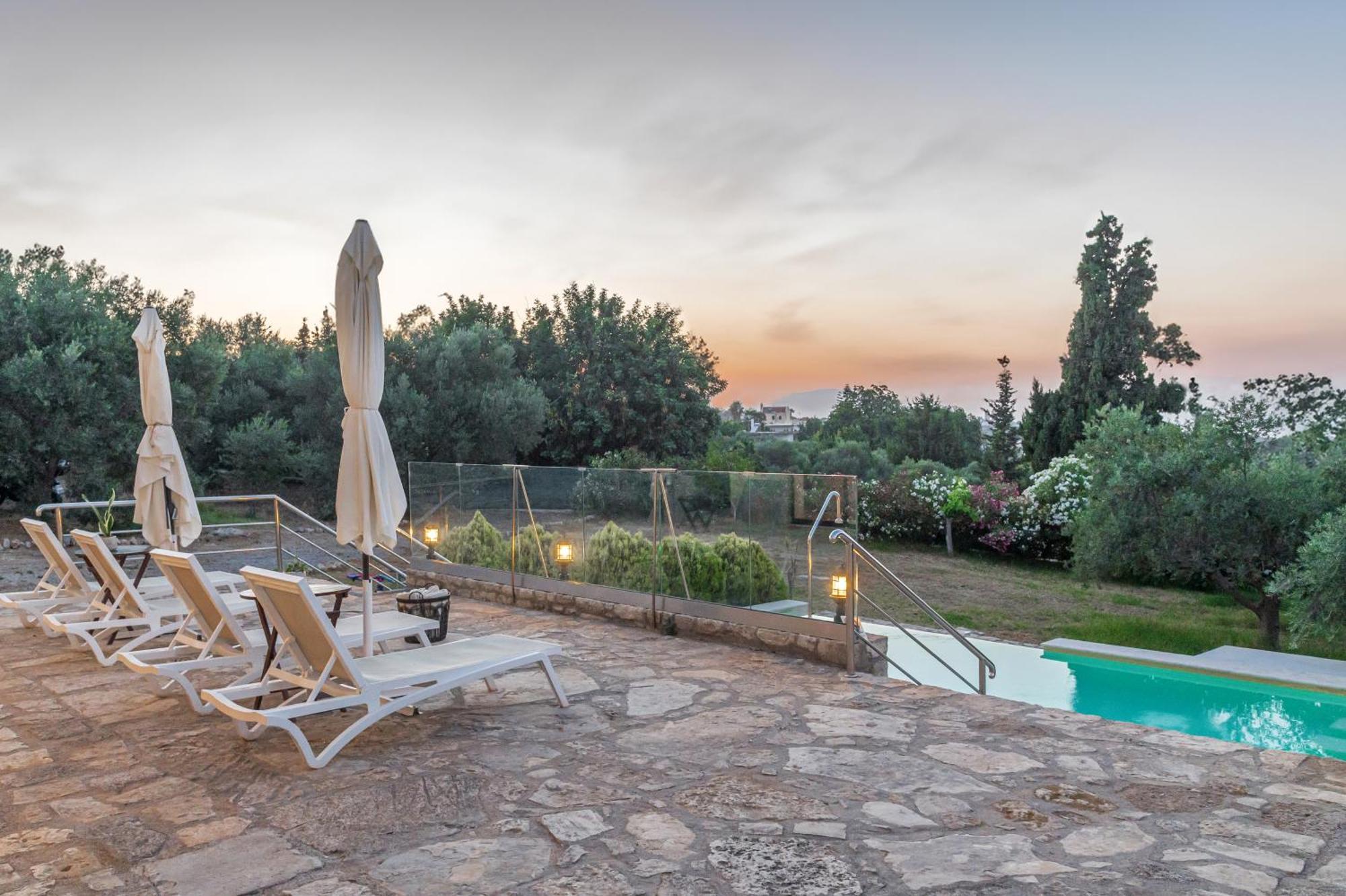Elarchon Private Pool Villa *