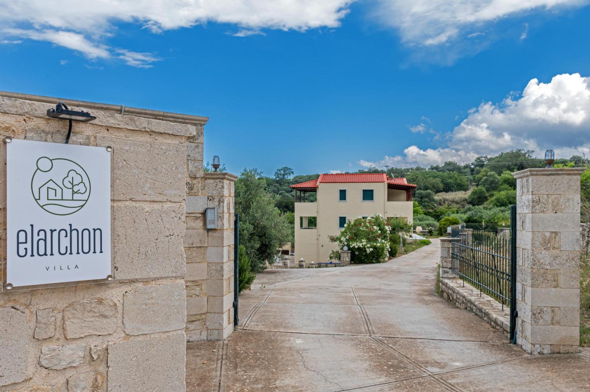 Elarchon Private Pool Villa *