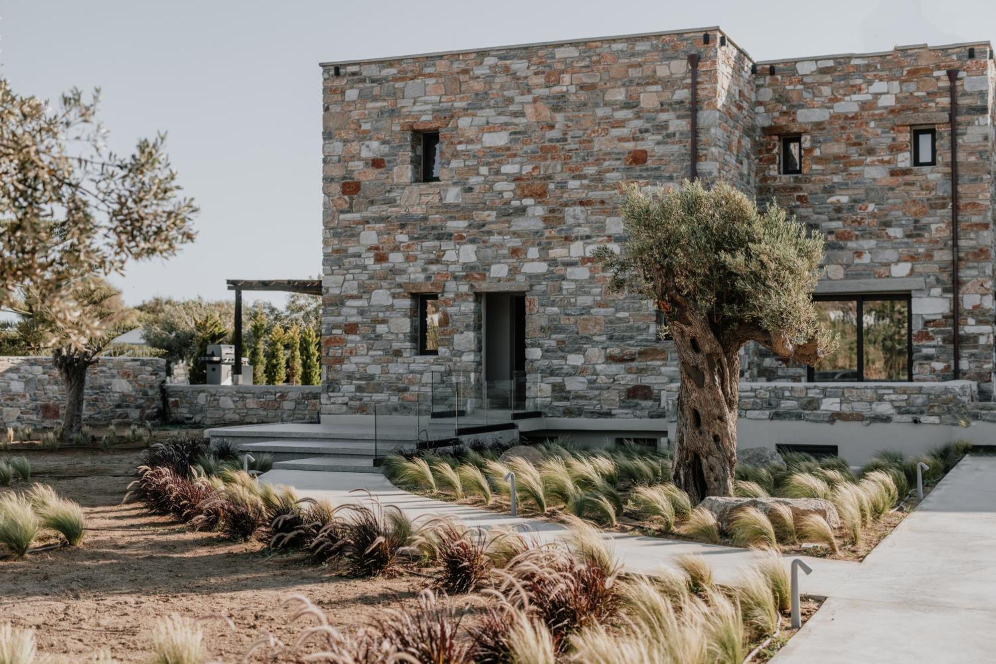 Onym Curated Plaka (Naxos)