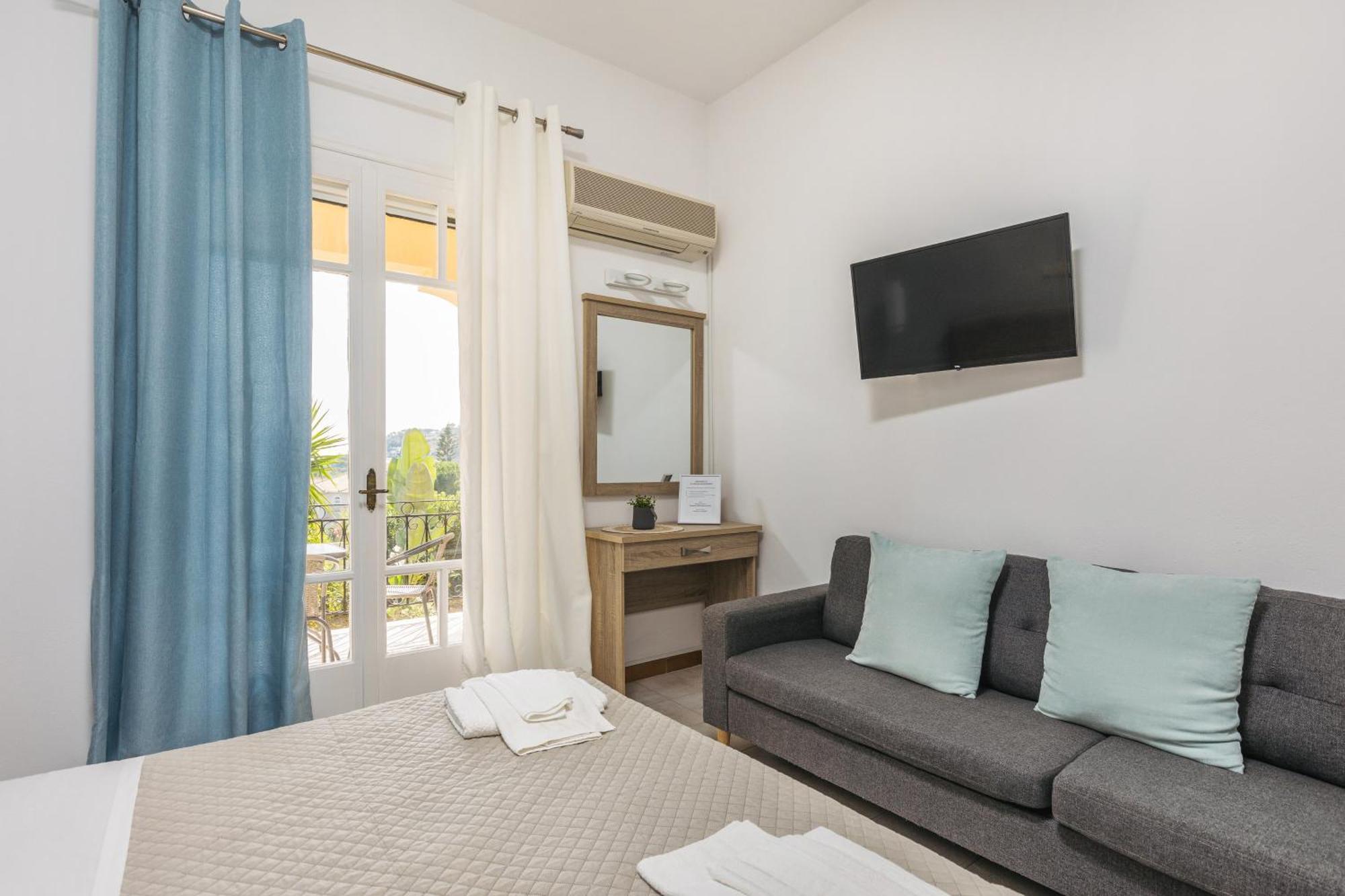 P Koklas Apartment *