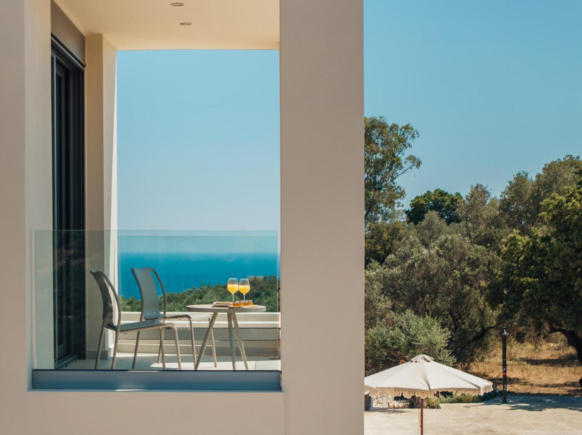 Euphoria Hill Villa, By Tk Management Argassi