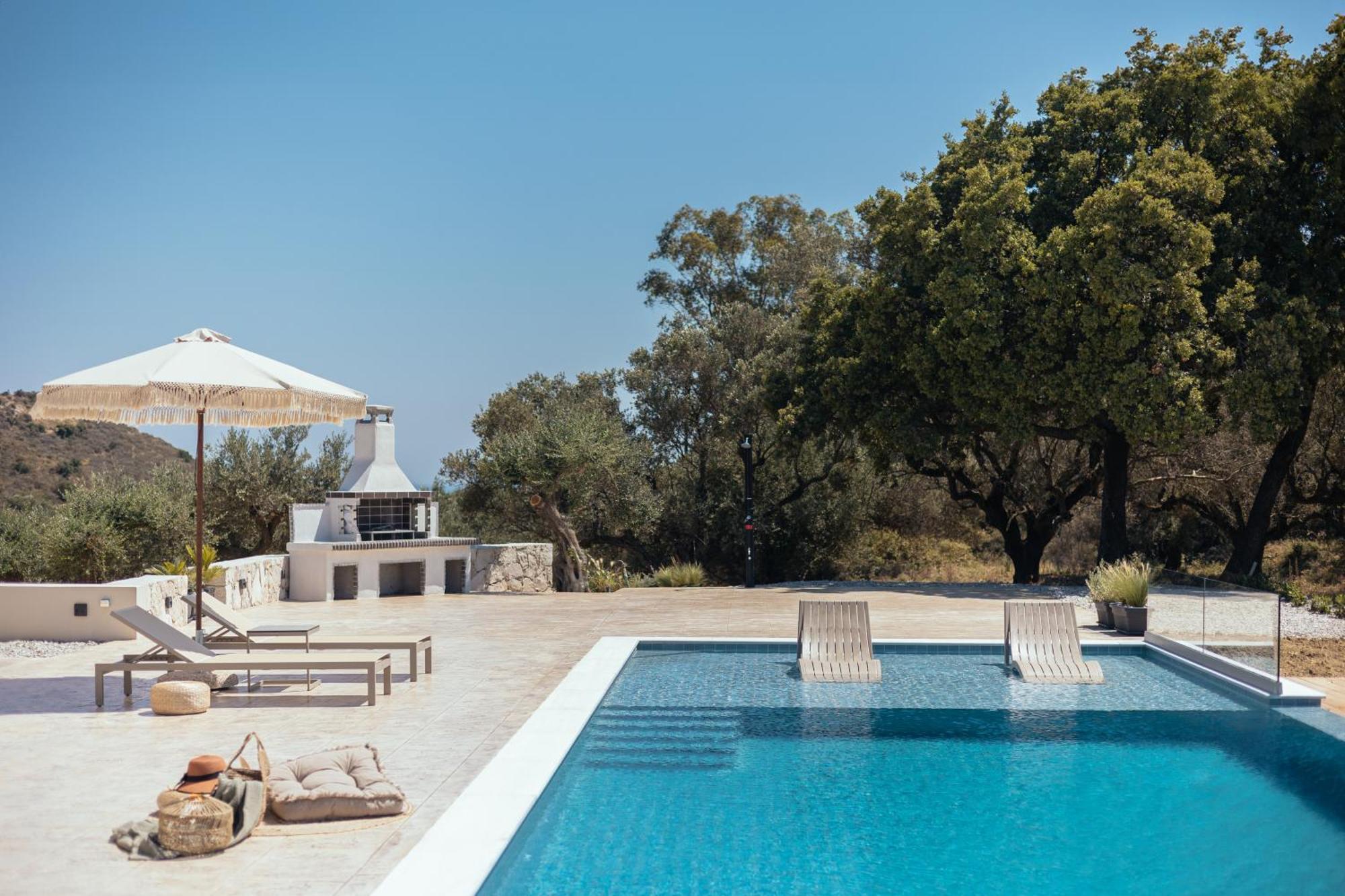 Euphoria Hill Villa, By Tk Management