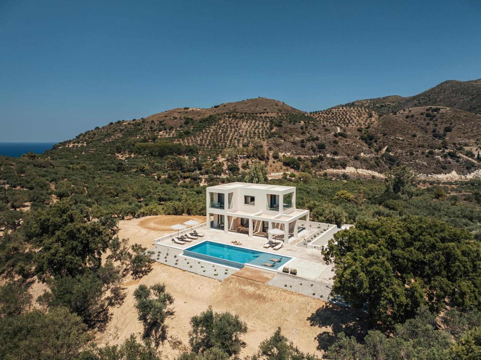 Villa Euphoria Hill Villa, By Tk Management