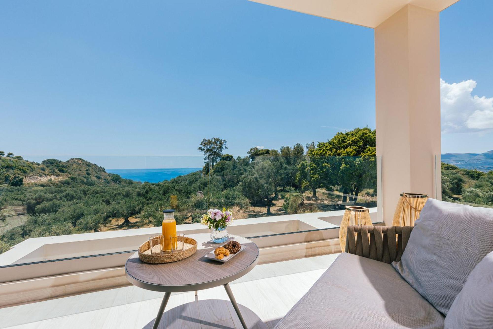 Euphoria Hill Villa, By Tk Management Villa Argassi