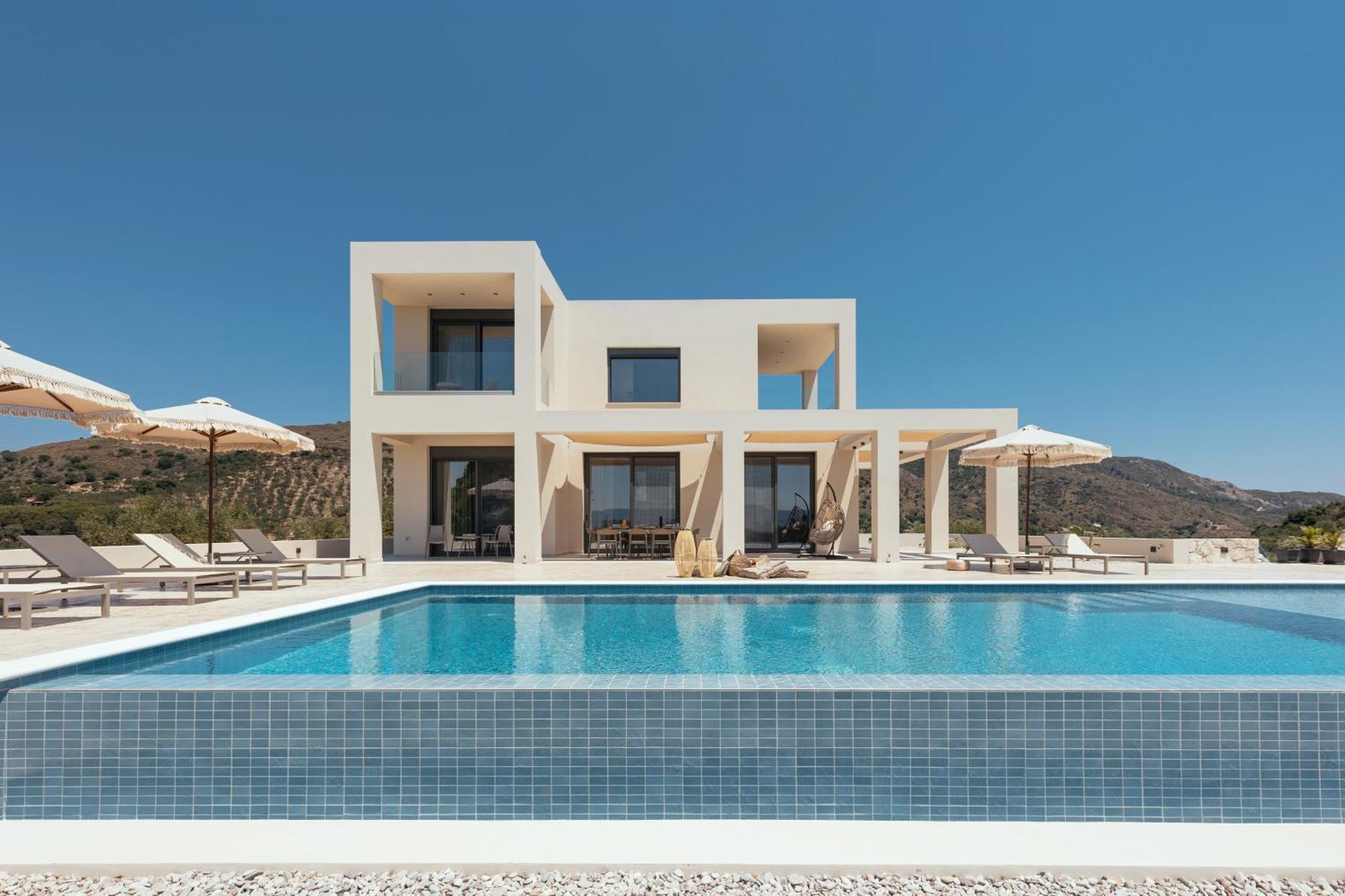 Euphoria Hill Villa, By Tk Management * Argassi