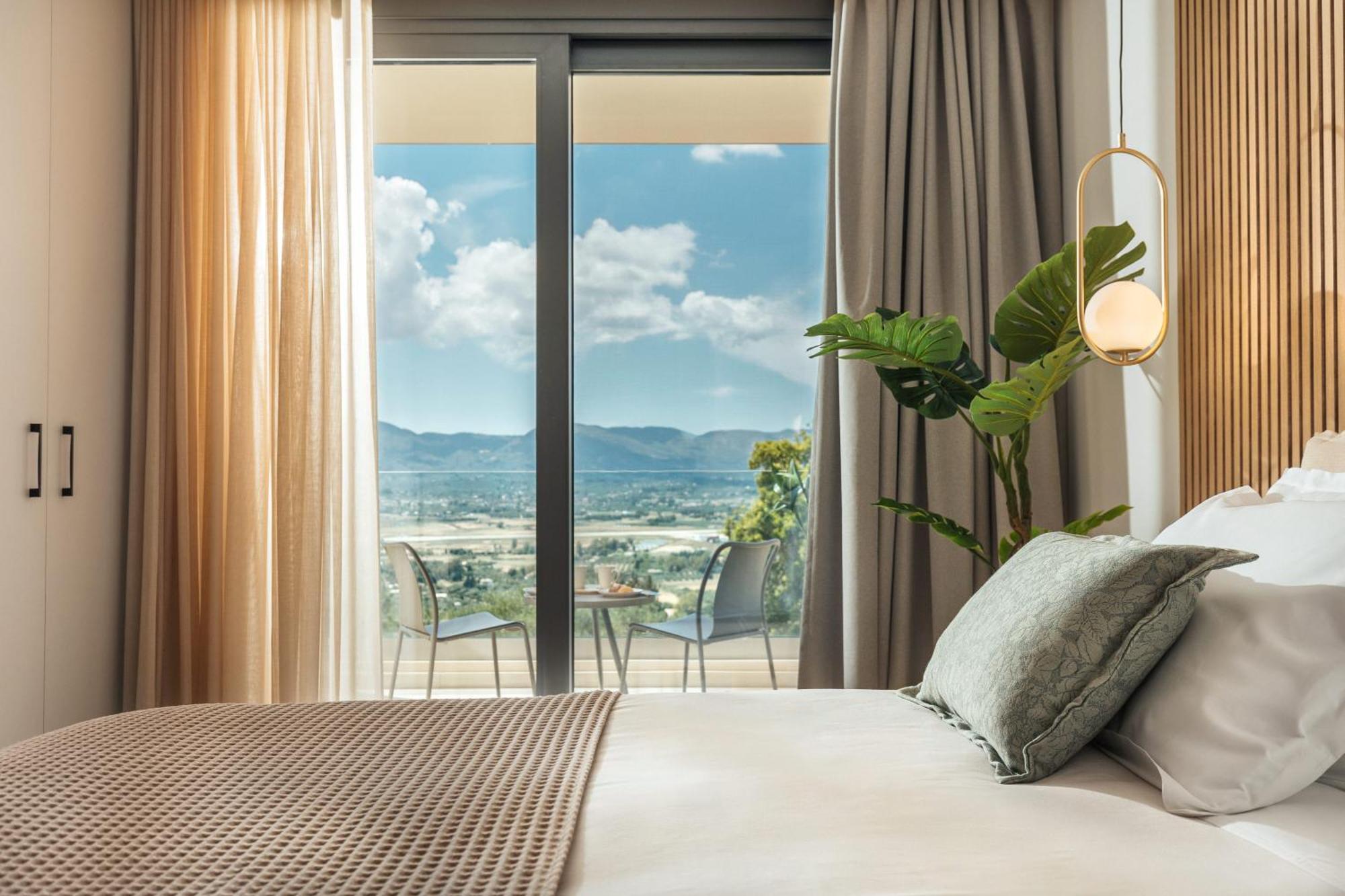 Euphoria Hill Villa, By Tk Management Argassi