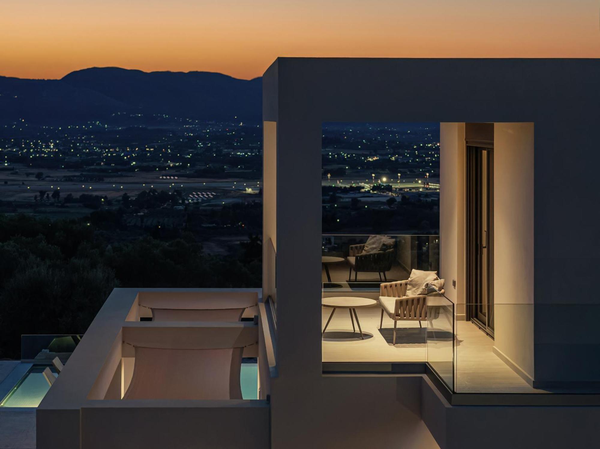 Villa Euphoria Hill Villa, By Tk Management Argassi