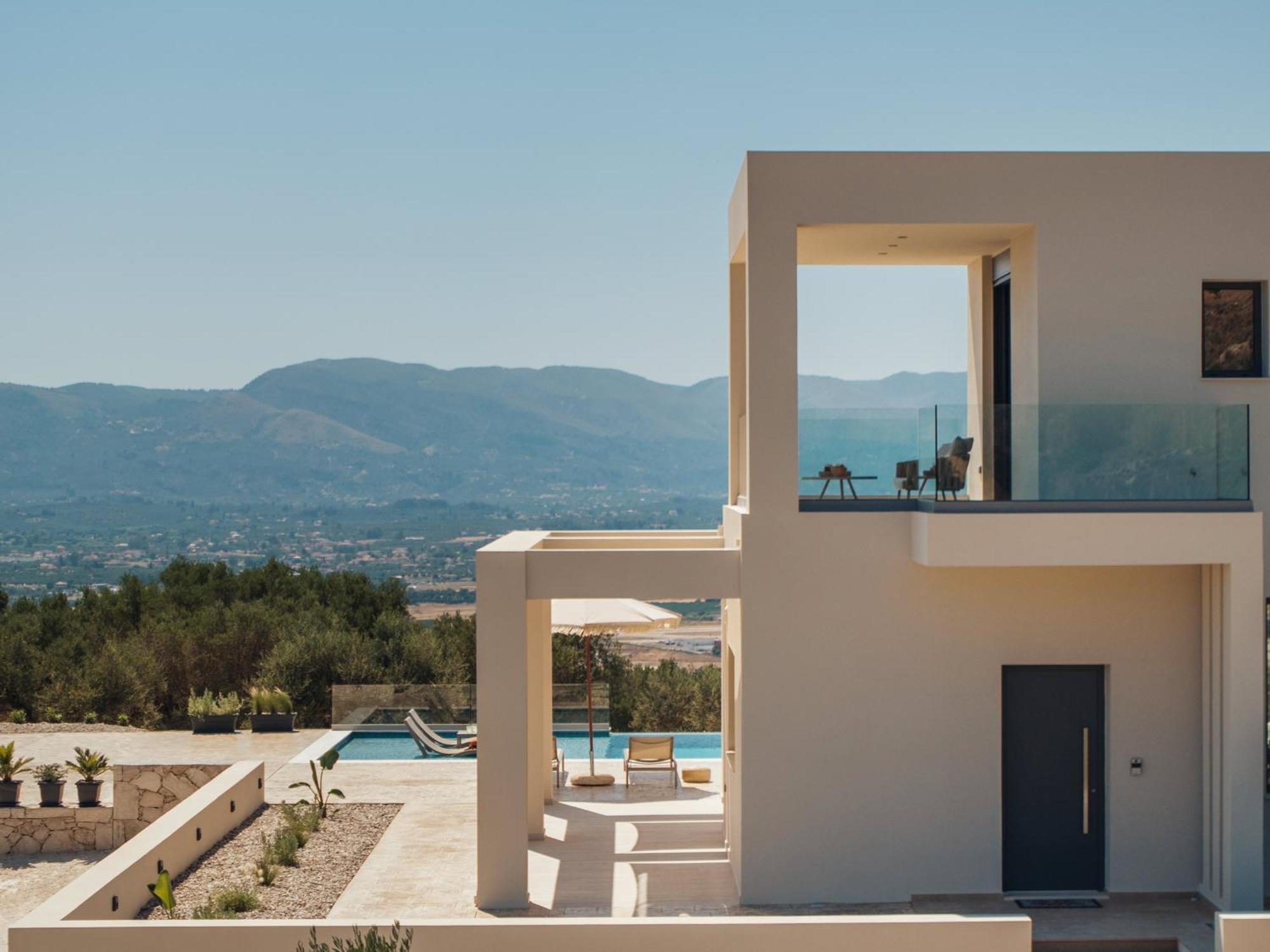 Euphoria Hill Villa, By Tk Management * Argassi