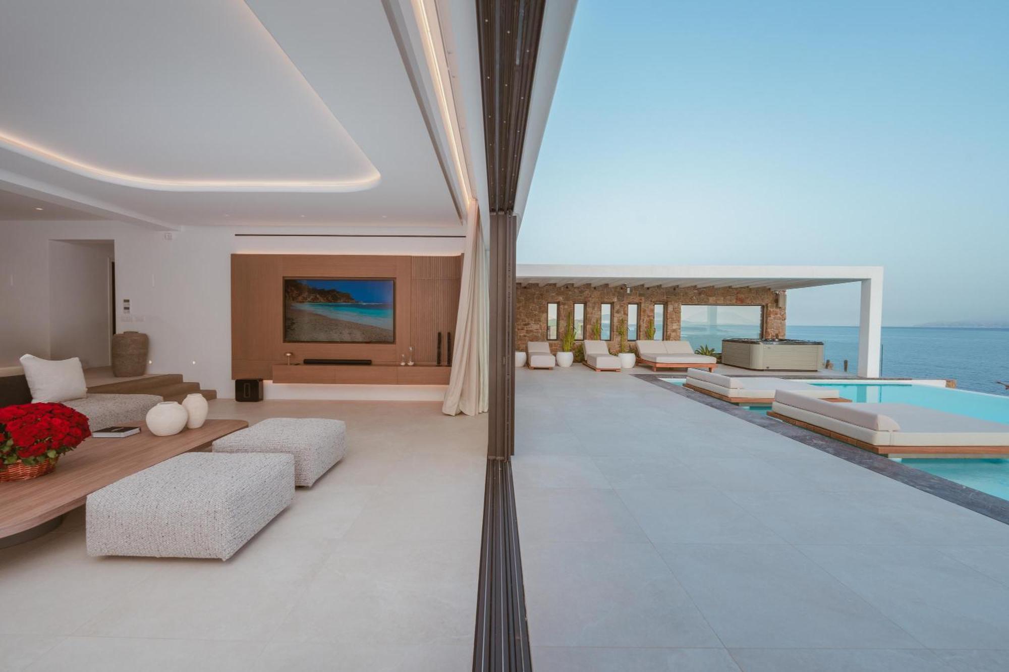 Splendid Mykonos Waterfront Villa *