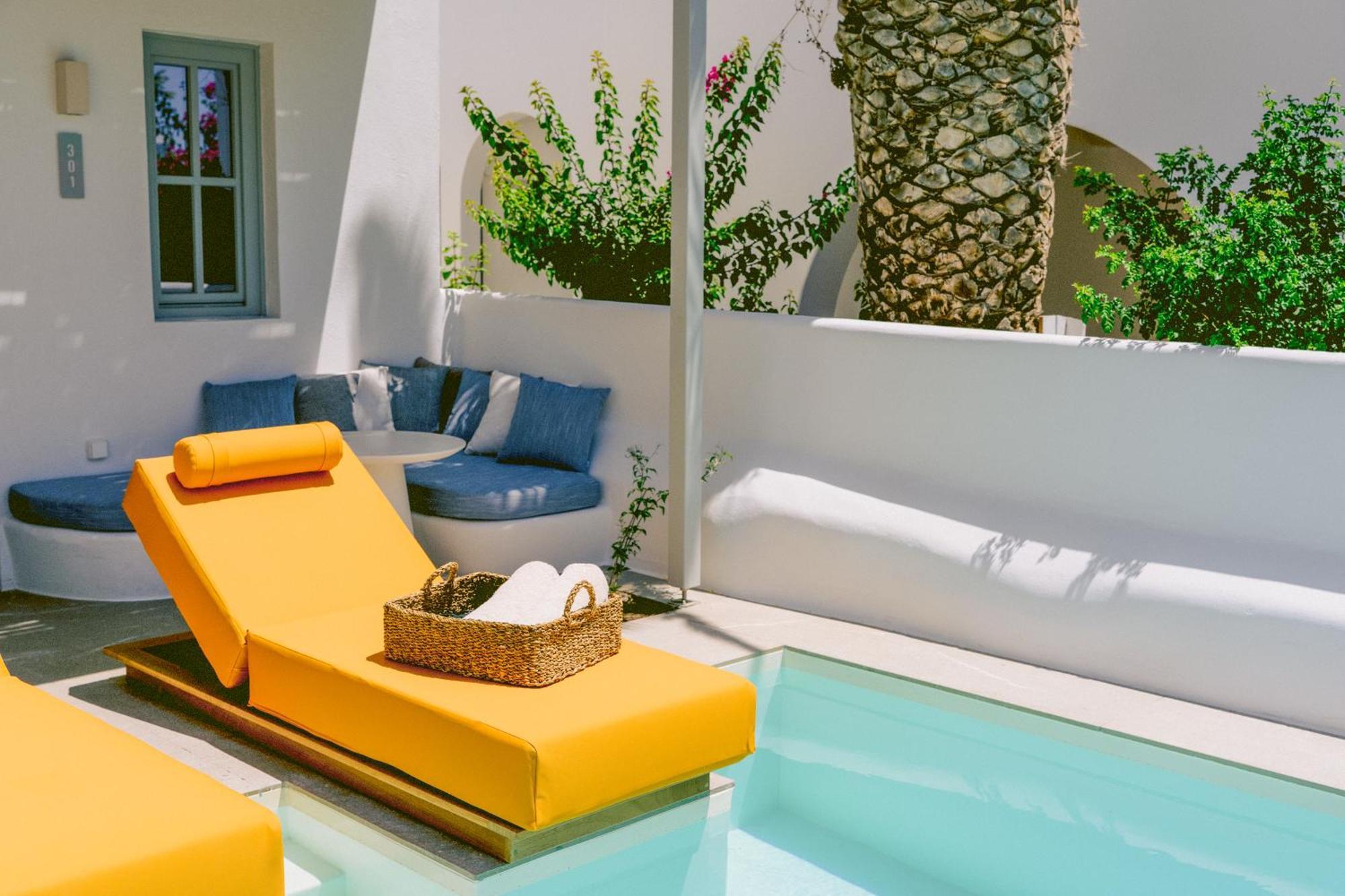Mr & Mrs White Paros & 4* Naousa (Paros)