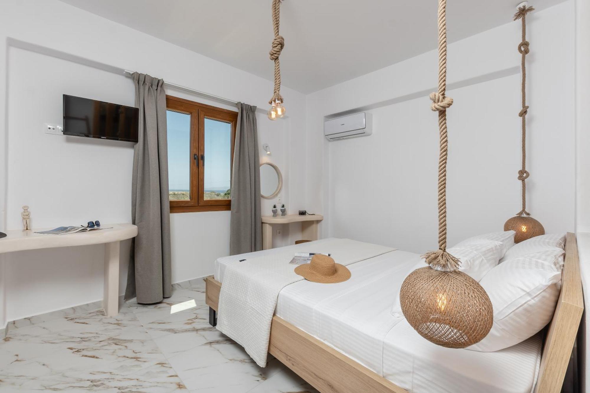 Naxos Beachwalk Plaka