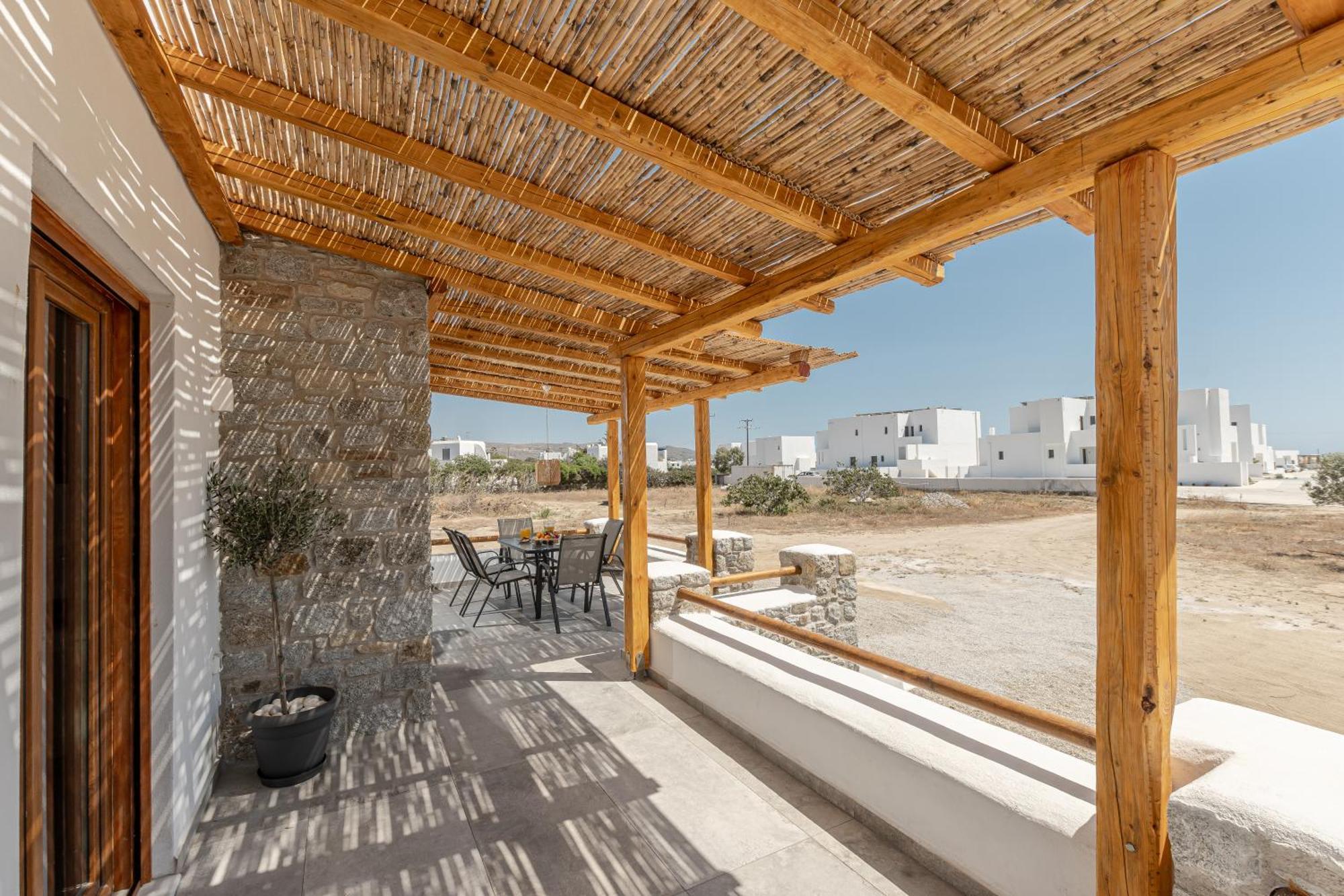 Naxos Beachwalk Plaka Villa *
