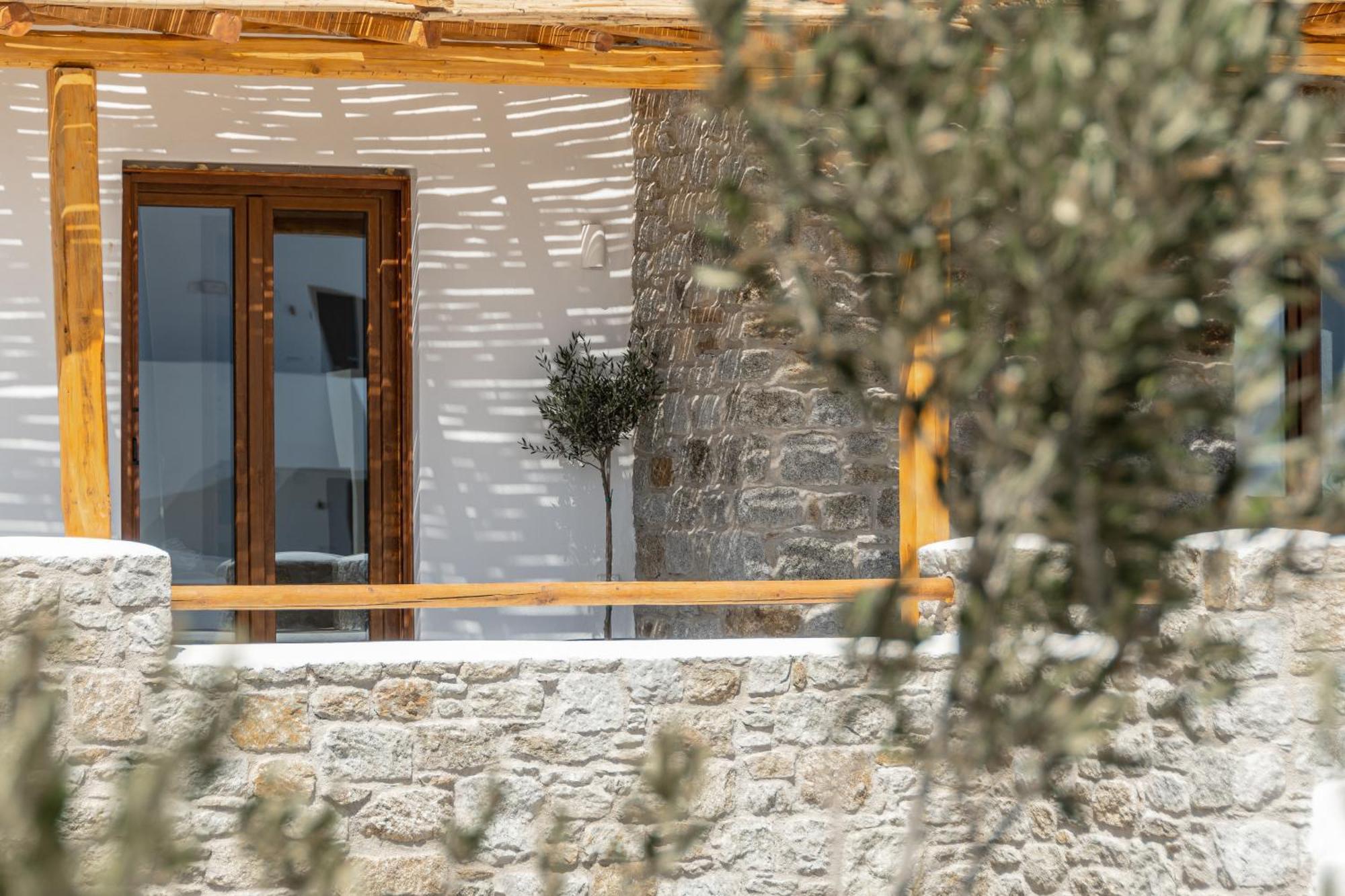 Naxos Beachwalk Plaka