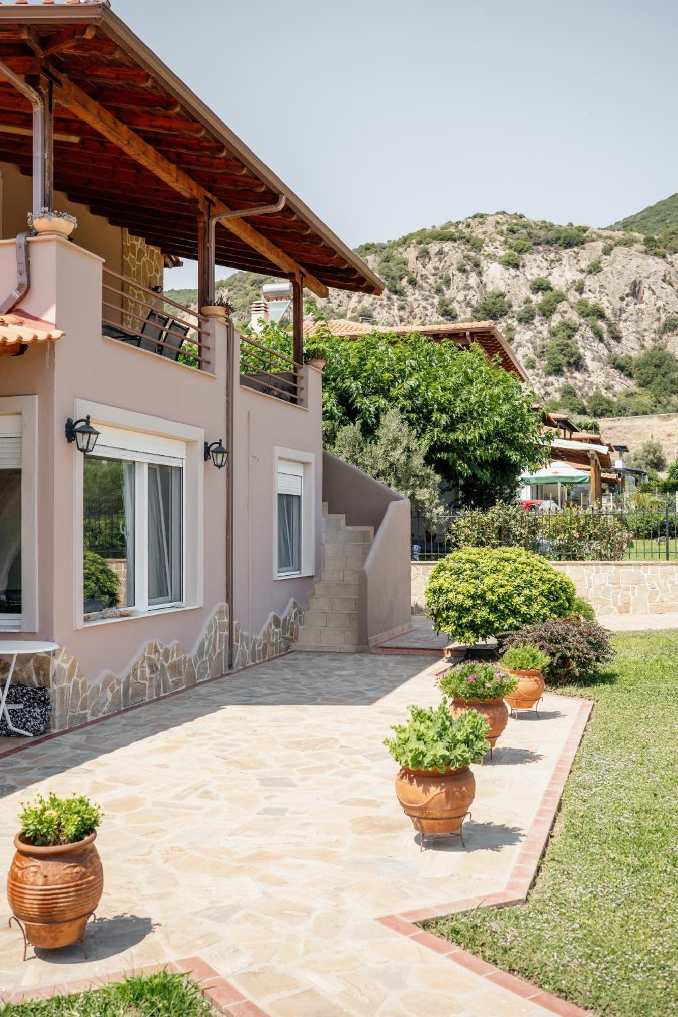 Aelia Villa