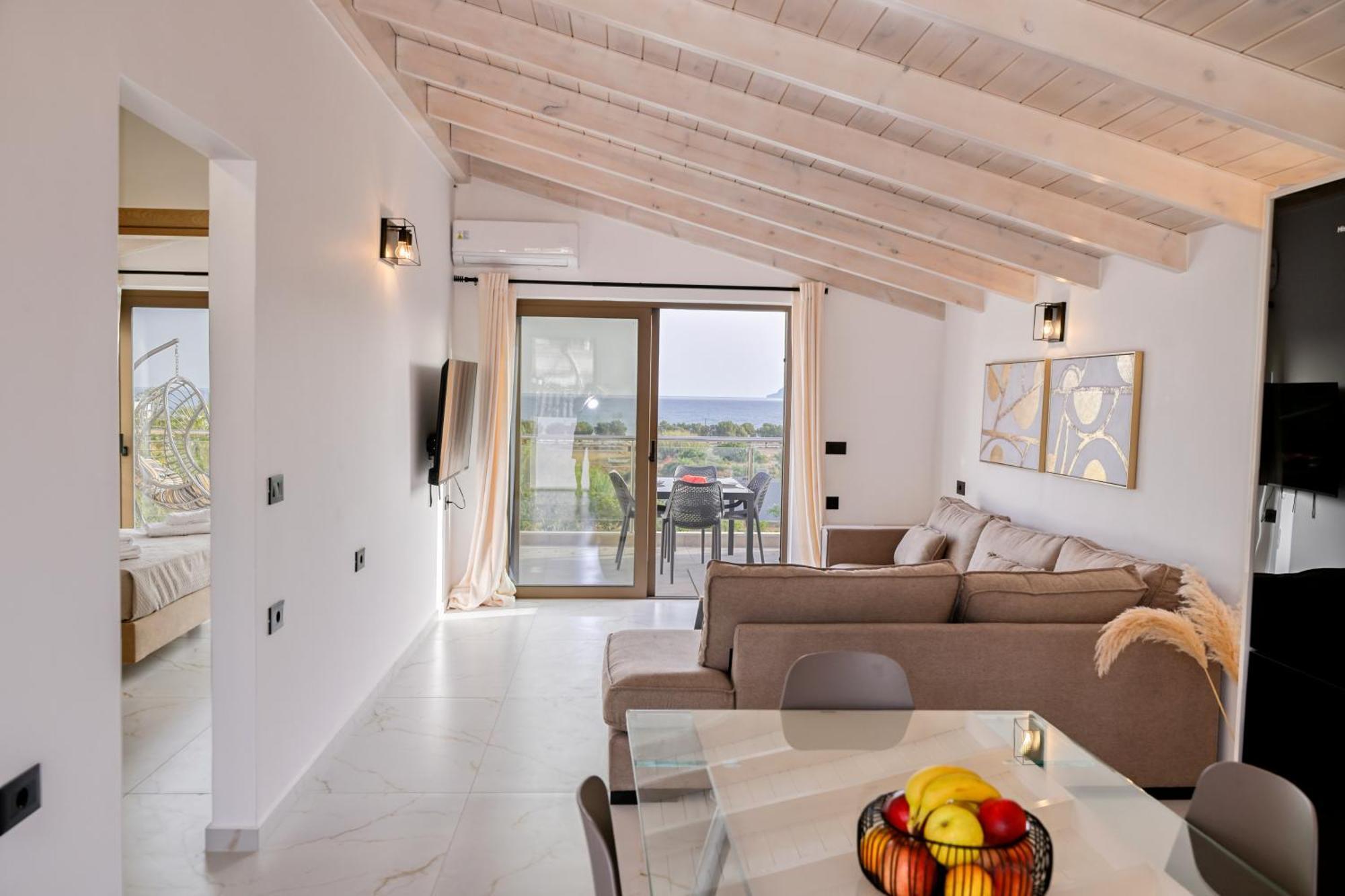 Eagle Bay Loft Apartment