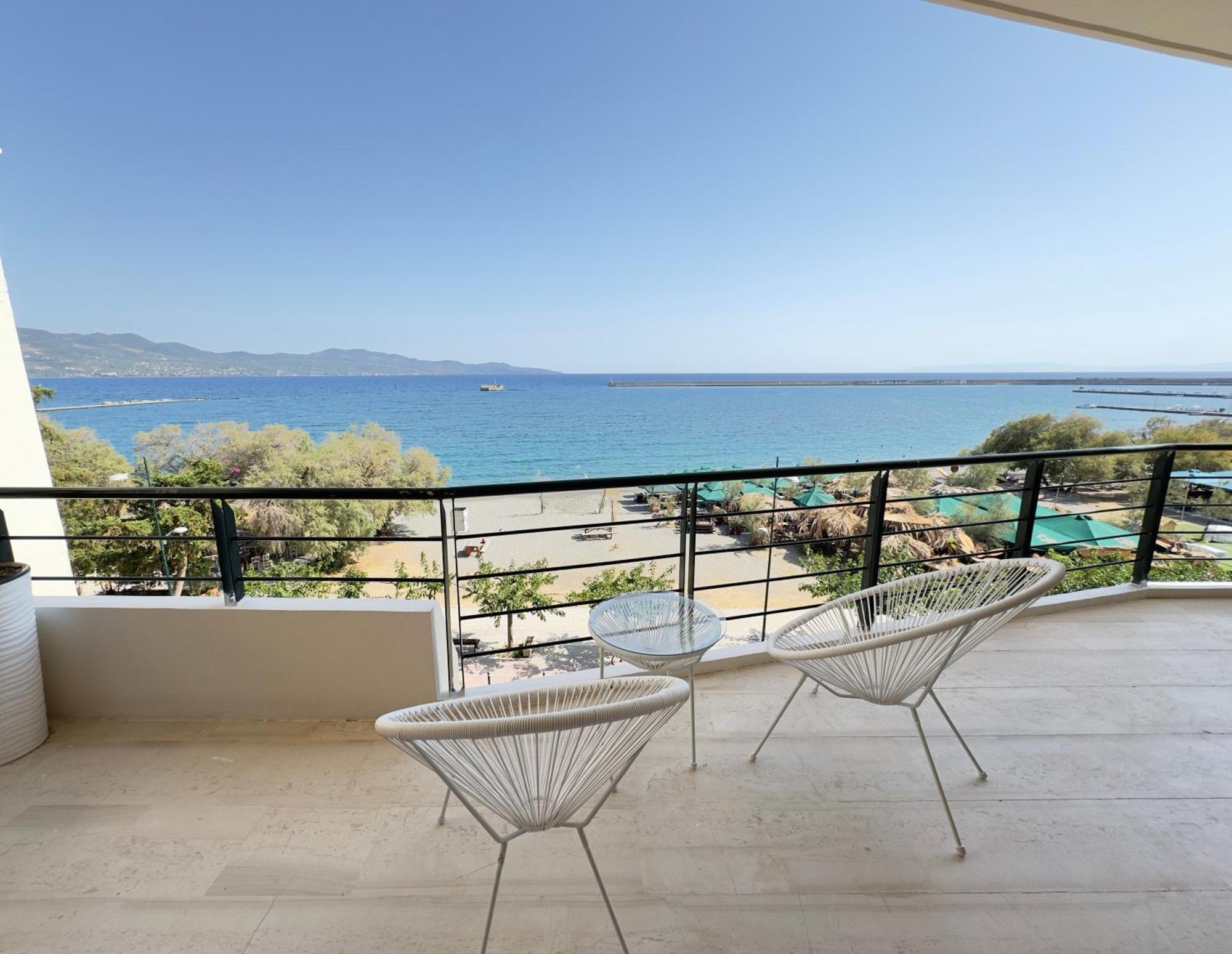 Apartment Seafront Luxury