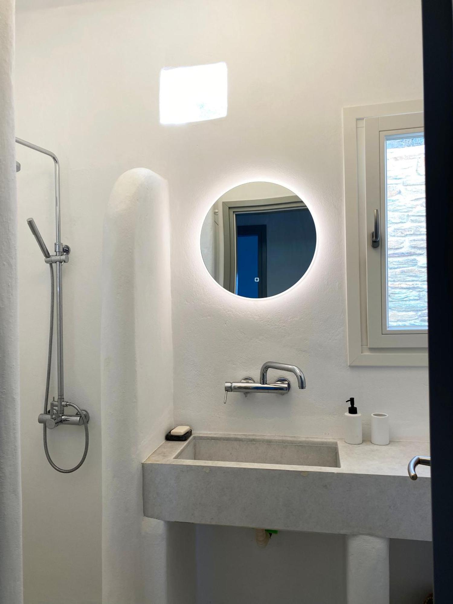 Avra, A Serene Cycladic With Private Pool Overlooking The Aegean Sea Apartment *